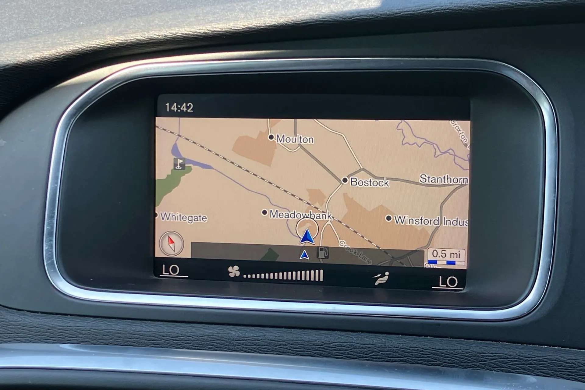 2017 VOLVO V40 2017 VOLVO V40