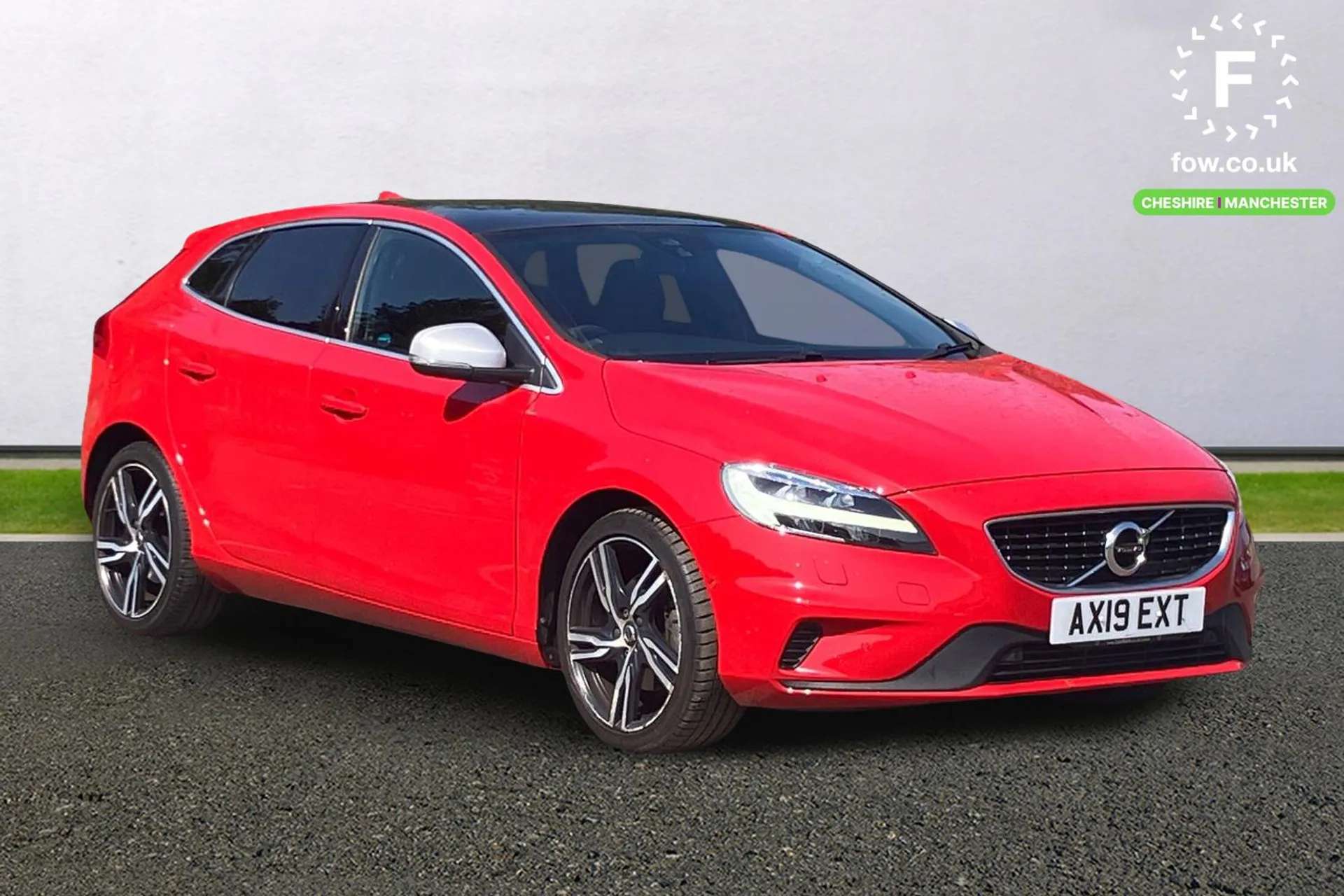 2019 VOLVO V40 2019 VOLVO V40