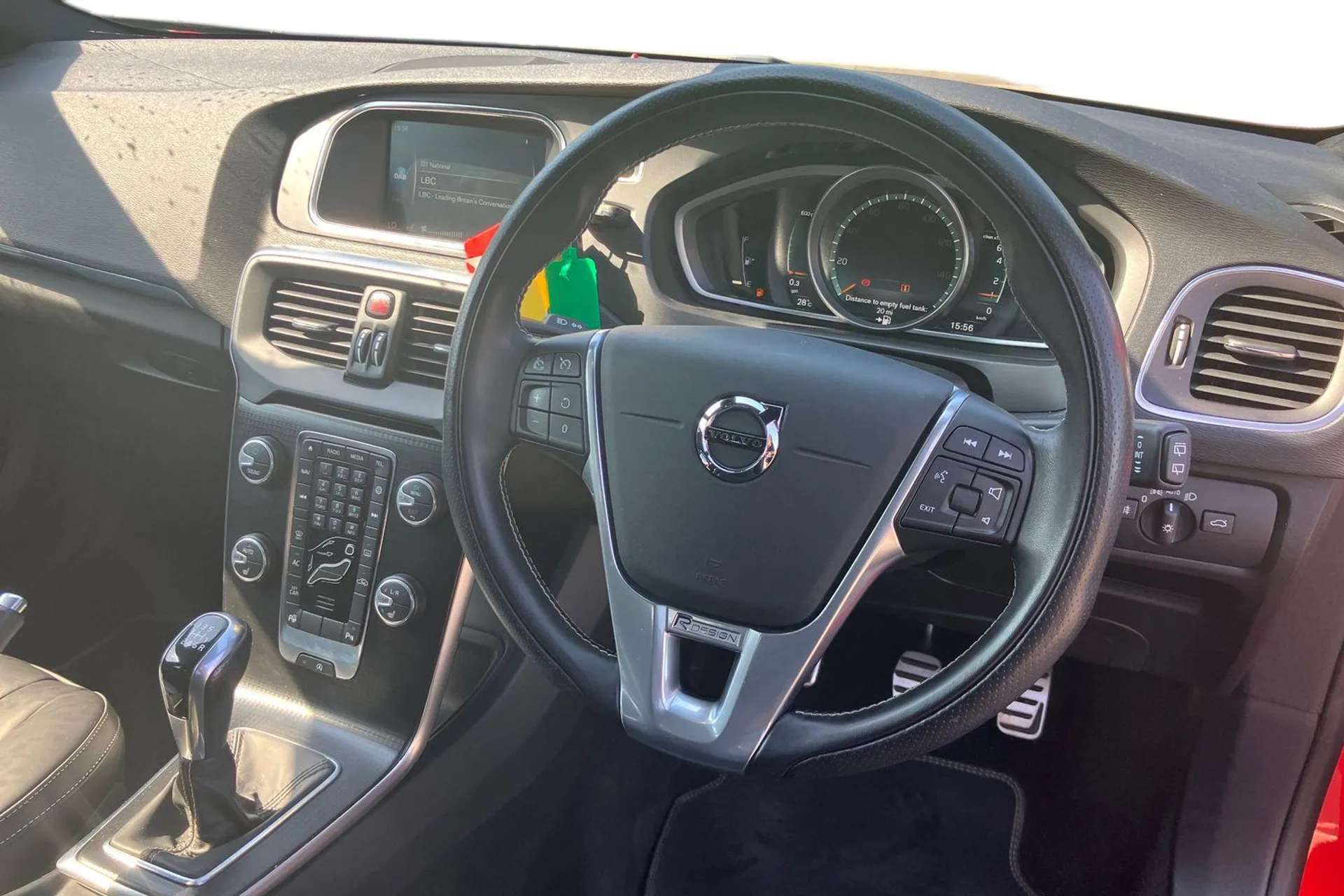 2019 VOLVO V40 2019 VOLVO V40