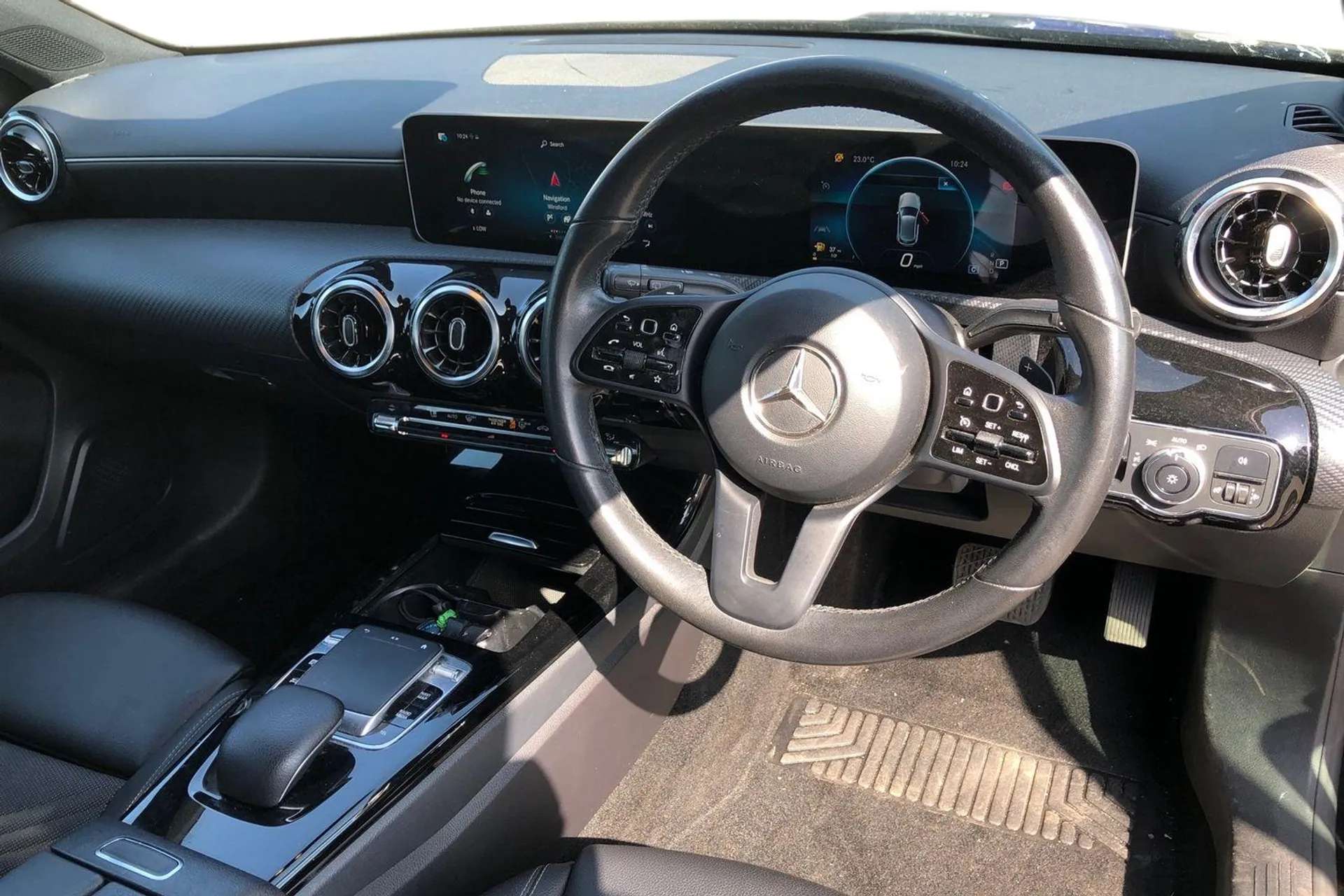 A 2019 MERCEDES-BENZ A CLASS A180d SE Executive 5dr Auto [ Active park assist with parktronic system including front and rear parking sensors , 180 degree rear view camera with pa A 2019 MERCEDES-BENZ A CLASS A180d SE Executive 5dr Auto [ Active park assist with parktronic system including front and rear parking sensors , 180 degree rear view camera with pa