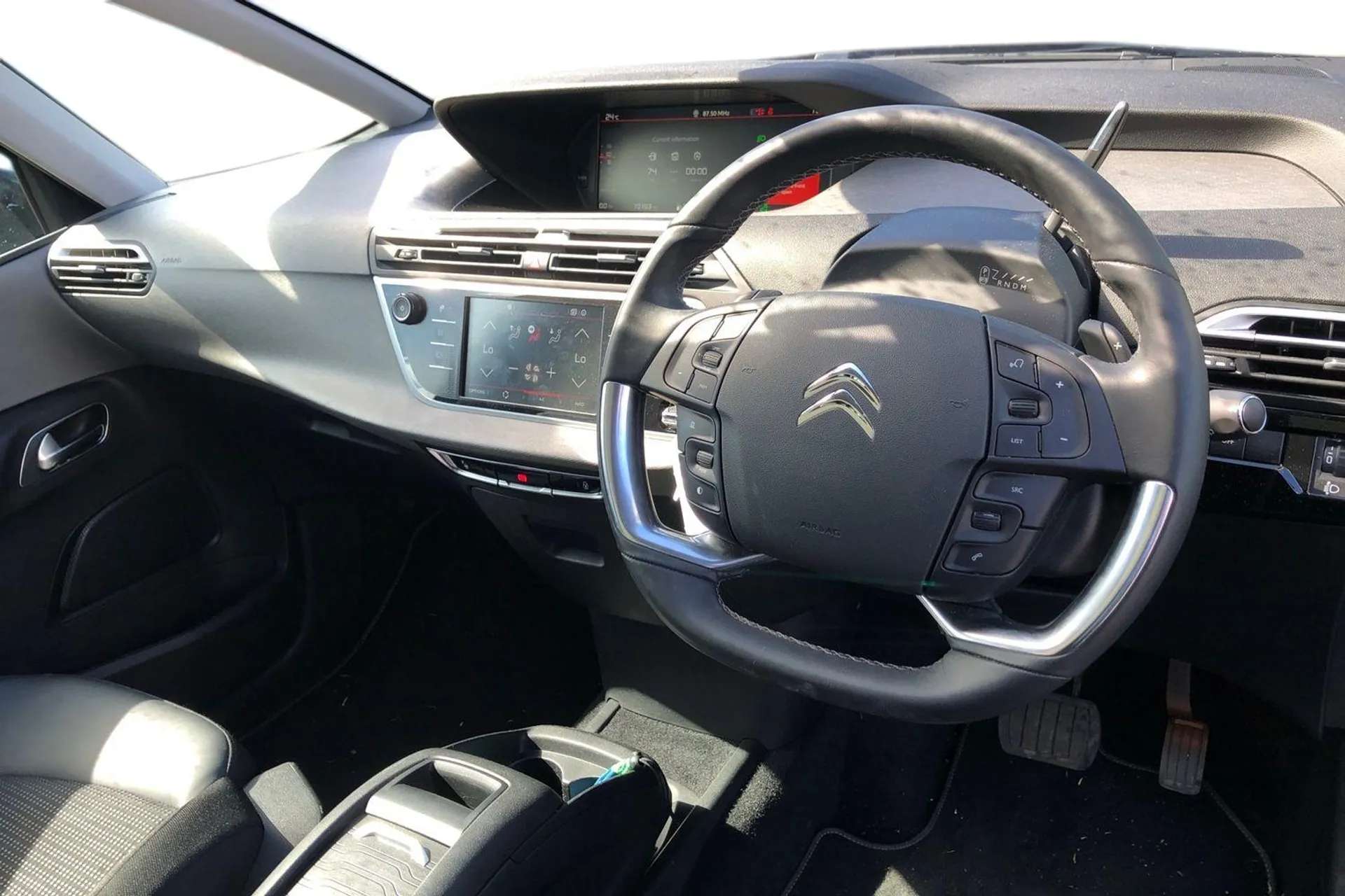 A 2022 CITROEN GRAND C4 SPACETOURER 1.5 BlueHDi 130 Shine 5dr EAT8 [ Front parking sensor , Rear parking sensor , Park assist and blind spot monitoring (with LED alert on door mirrors) , A 2022 CITROEN GRAND C4 SPACETOURER 1.5 BlueHDi 130 Shine 5dr EAT8 [ Front parking sensor , Rear parking sensor , Park assist and blind spot monitoring (with LED alert on door mirrors) ,