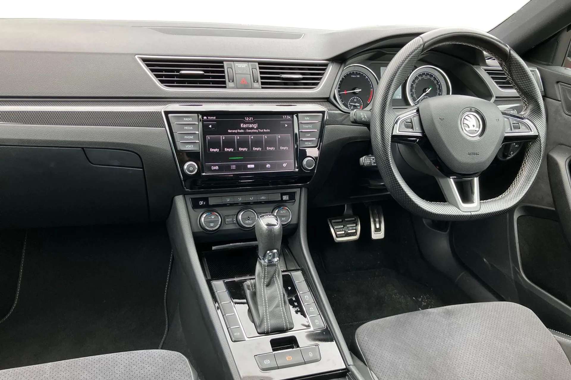 A 2017 SKODA SUPERB 2.0 TDI CR 190 Sport Line 5dr DSG [Gearshift paddles, Electrically adjustable/heated/folding door mirrors, 19" Vega alloy wheels, Bi-Xenon headlights A 2017 SKODA SUPERB 2.0 TDI CR 190 Sport Line 5dr DSG [Gearshift paddles, Electrically adjustable/heated/folding door mirrors, 19" Vega alloy wheels, Bi-Xenon headlights