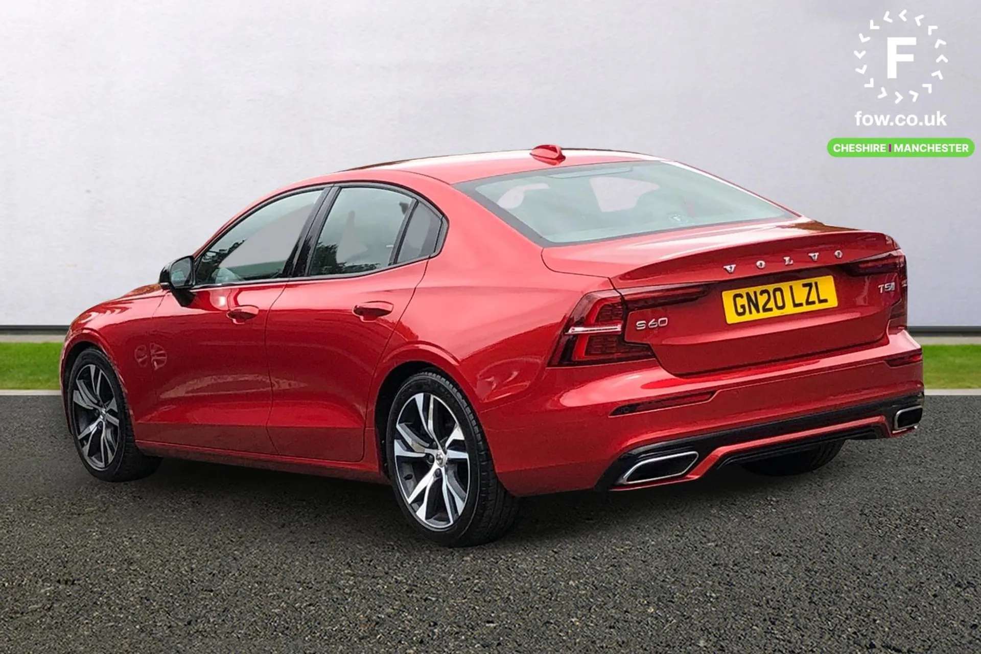 A 2020 VOLVO S60 2.0 T5 R DESIGN Plus 4dr Auto [ 12.3" Active TFT crystal driver's information display, Automatic active bending LED headlights, Driver alert control w A 2020 VOLVO S60 2.0 T5 R DESIGN Plus 4dr Auto [ 12.3" Active TFT crystal driver's information display, Automatic active bending LED headlights, Driver alert control w