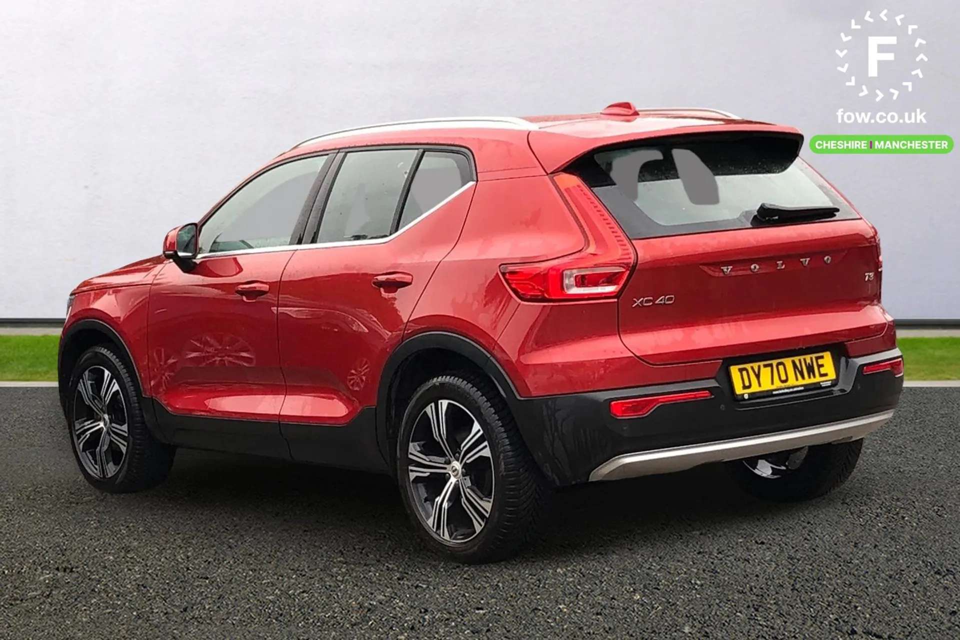 2020 VOLVO XC40 2020 VOLVO XC40