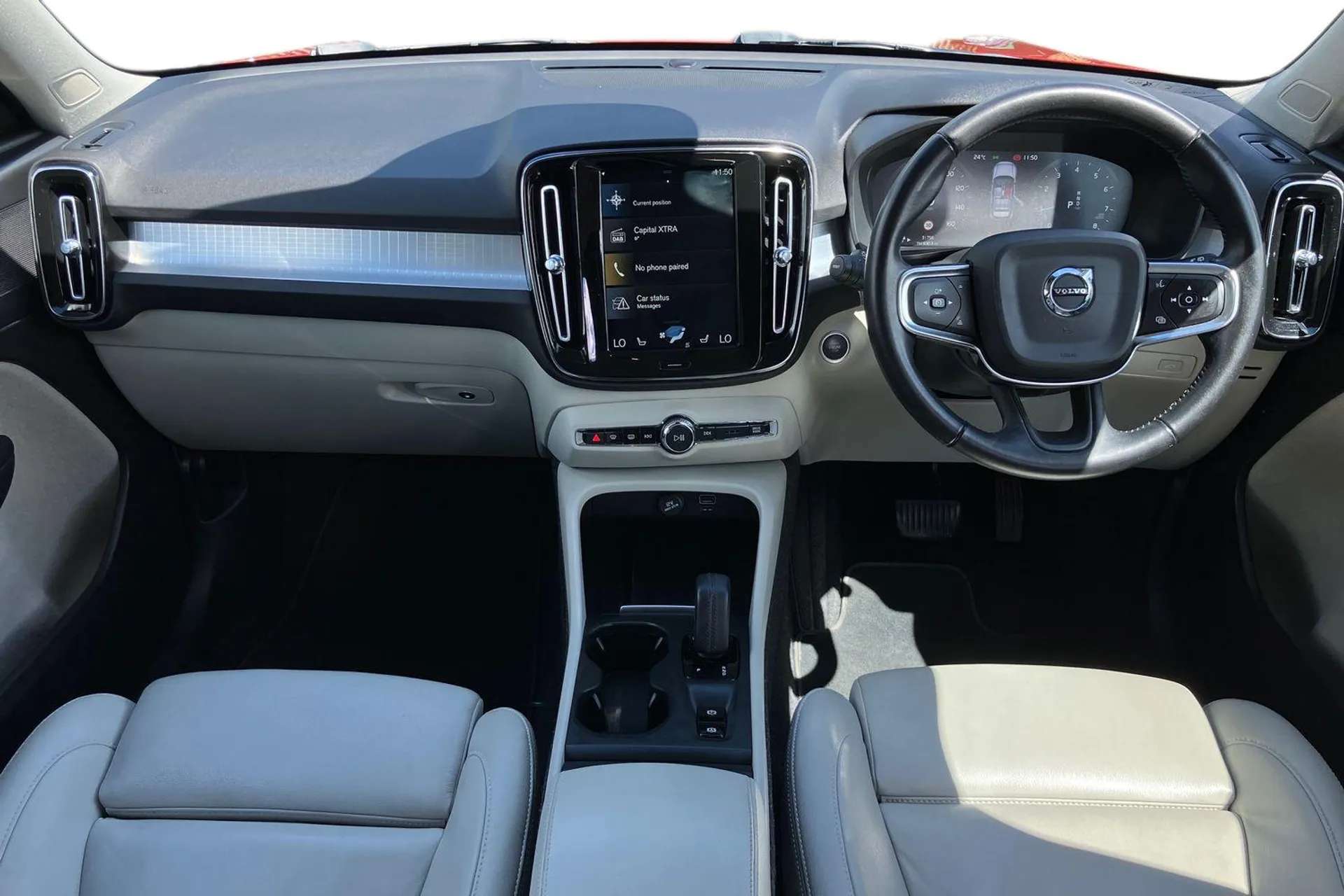 2020 VOLVO XC40 2020 VOLVO XC40