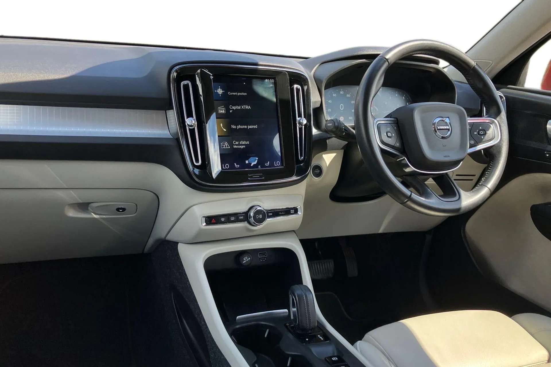 2020 VOLVO XC40 2020 VOLVO XC40