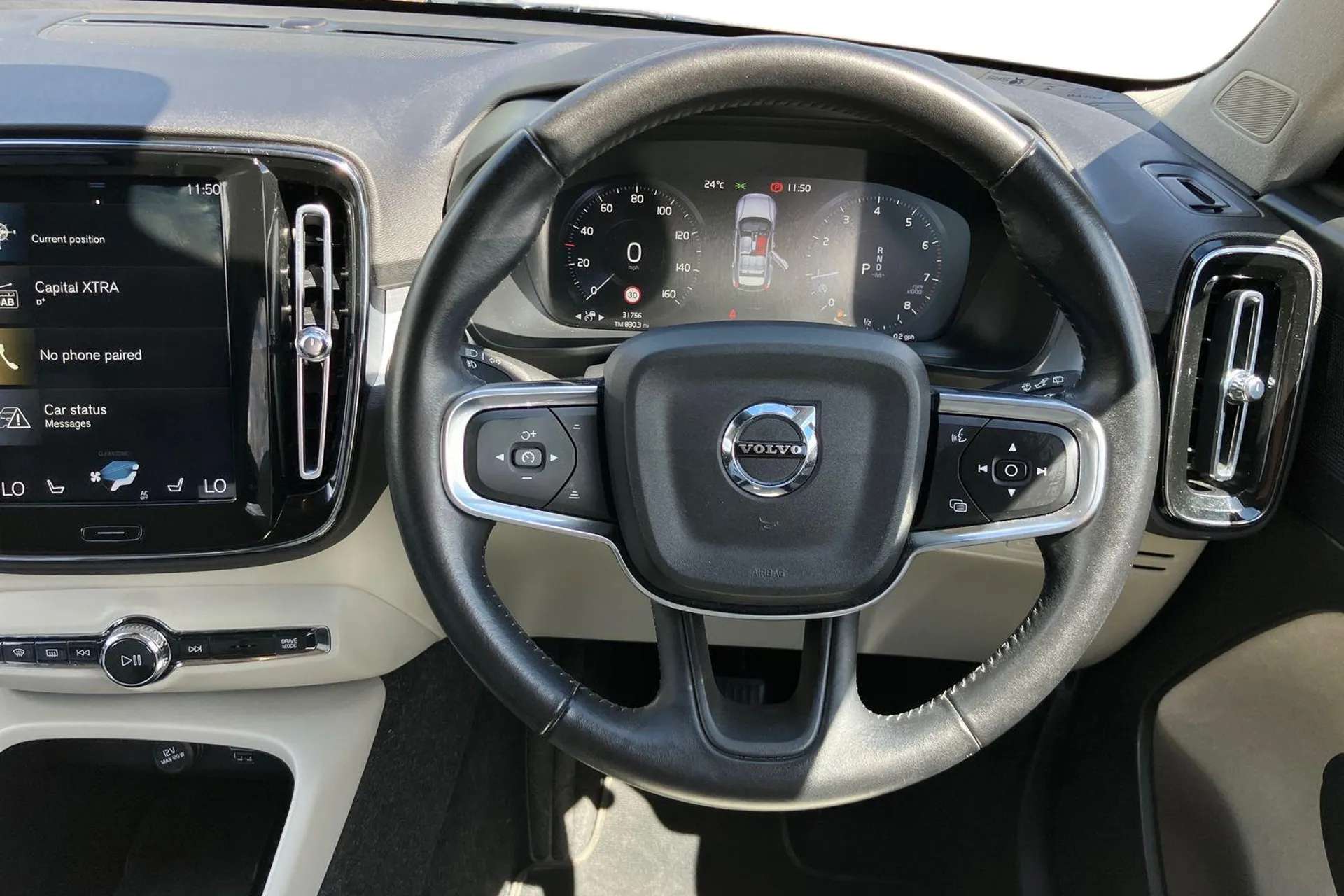2020 VOLVO XC40 2020 VOLVO XC40