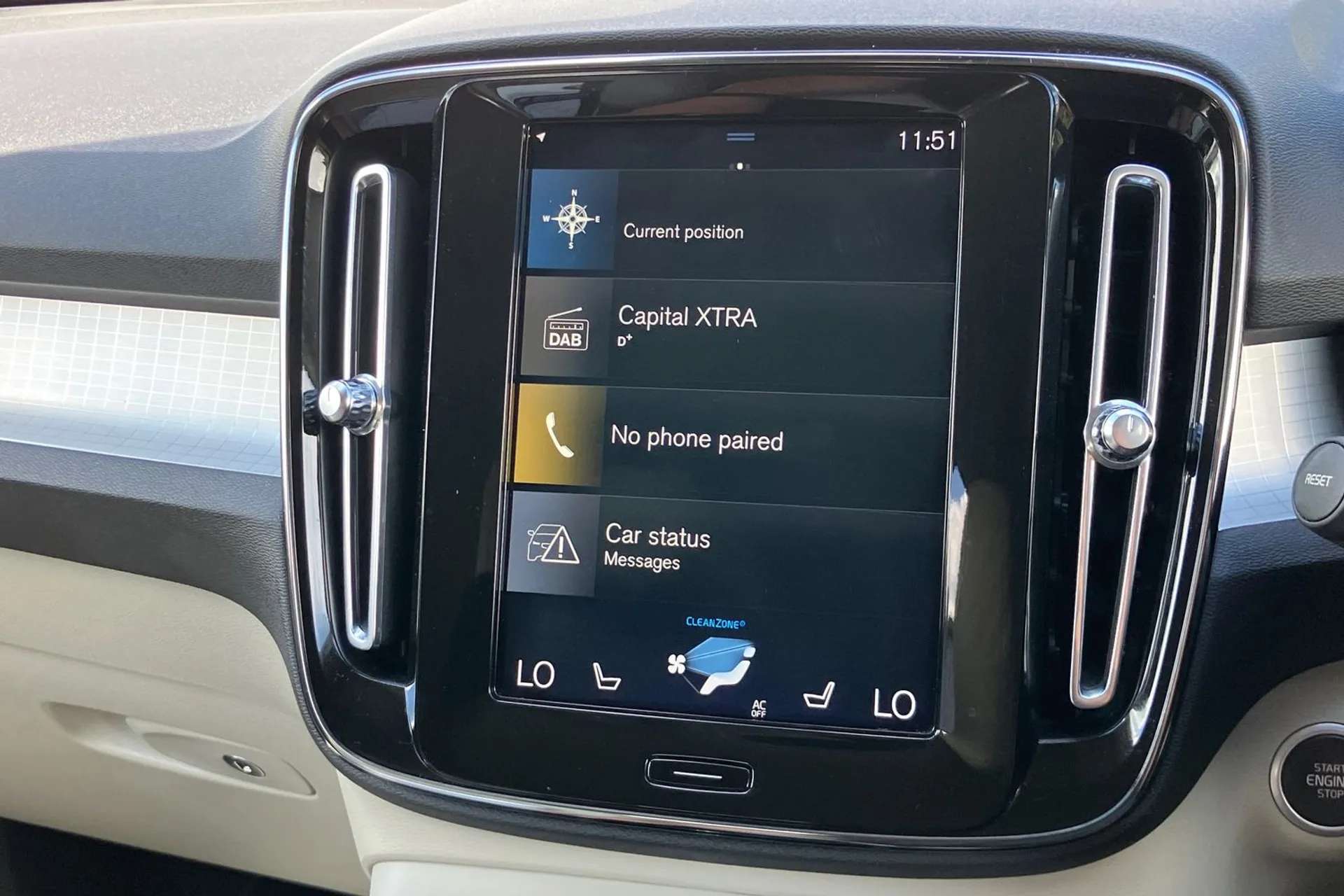 2020 VOLVO XC40 2020 VOLVO XC40