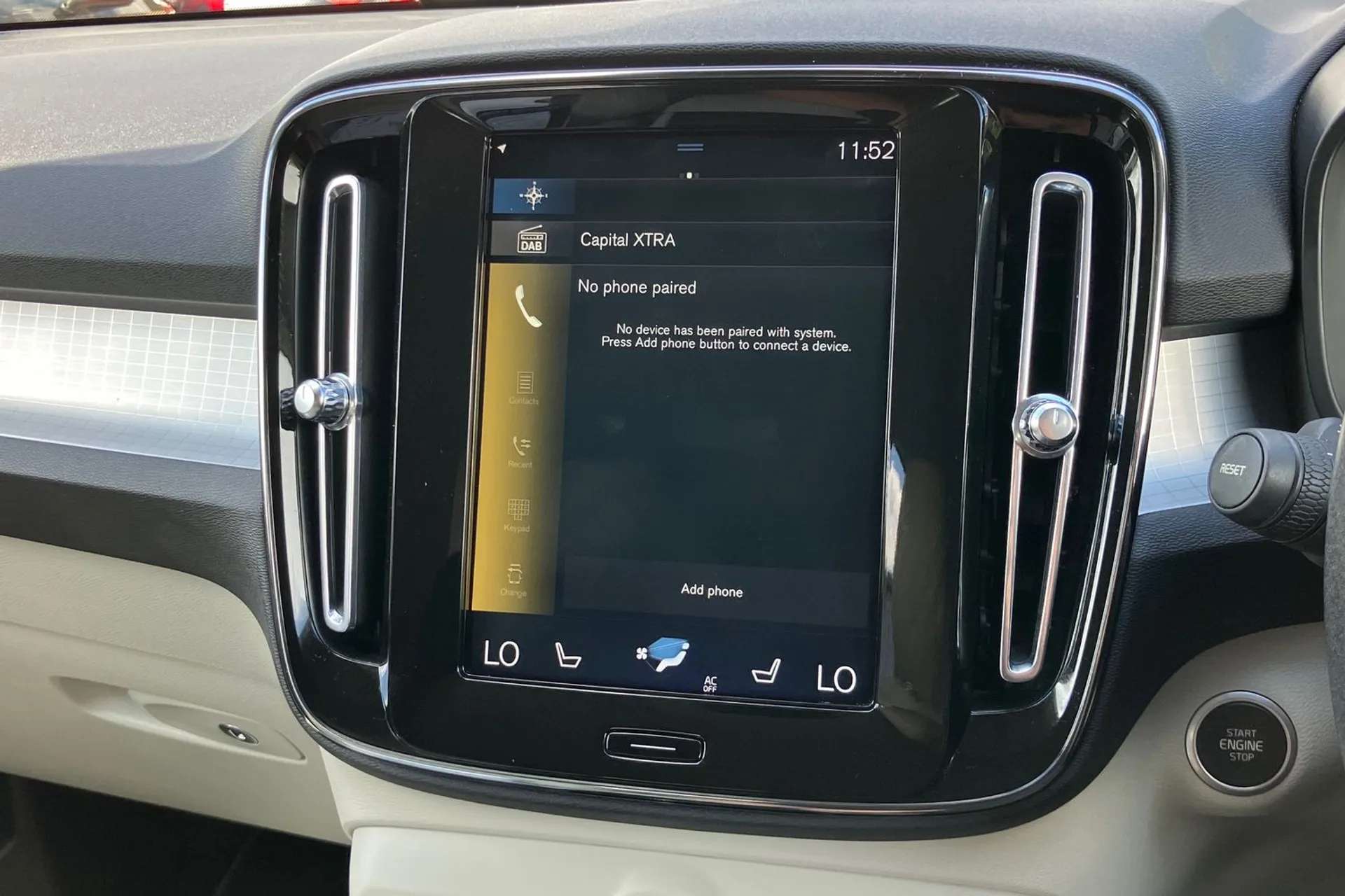 2020 VOLVO XC40 2020 VOLVO XC40
