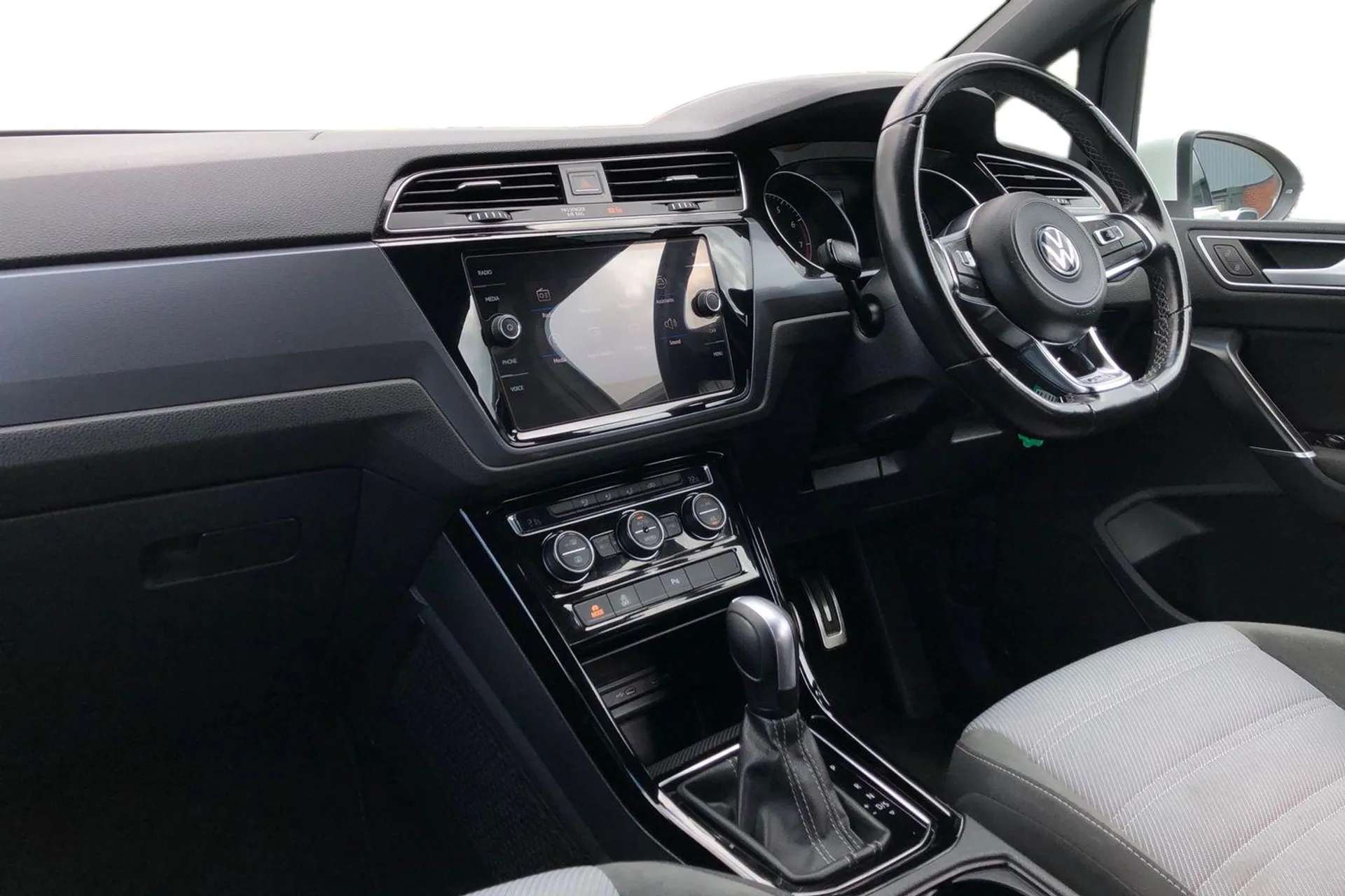2021 VOLKSWAGEN TOURAN 2021 VOLKSWAGEN TOURAN