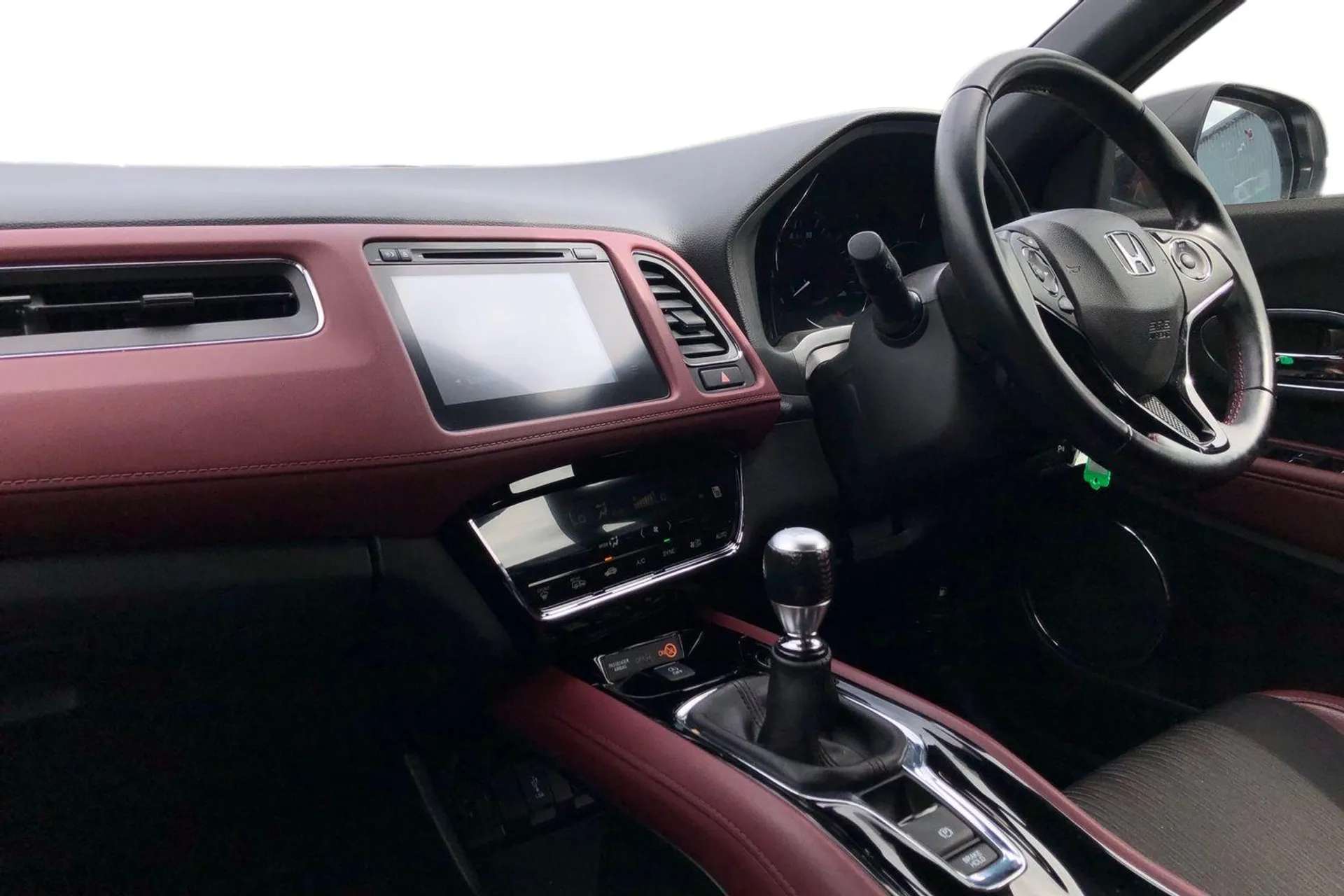 A 2019 HONDA HR-V 1.5 i-VTEC Turbo Sport 5dr [ Front and rear parking sensors , Rear view camera with Wide View and Dynamic Guideline , Multi function display , Heated A 2019 HONDA HR-V 1.5 i-VTEC Turbo Sport 5dr [ Front and rear parking sensors , Rear view camera with Wide View and Dynamic Guideline , Multi function display , Heated