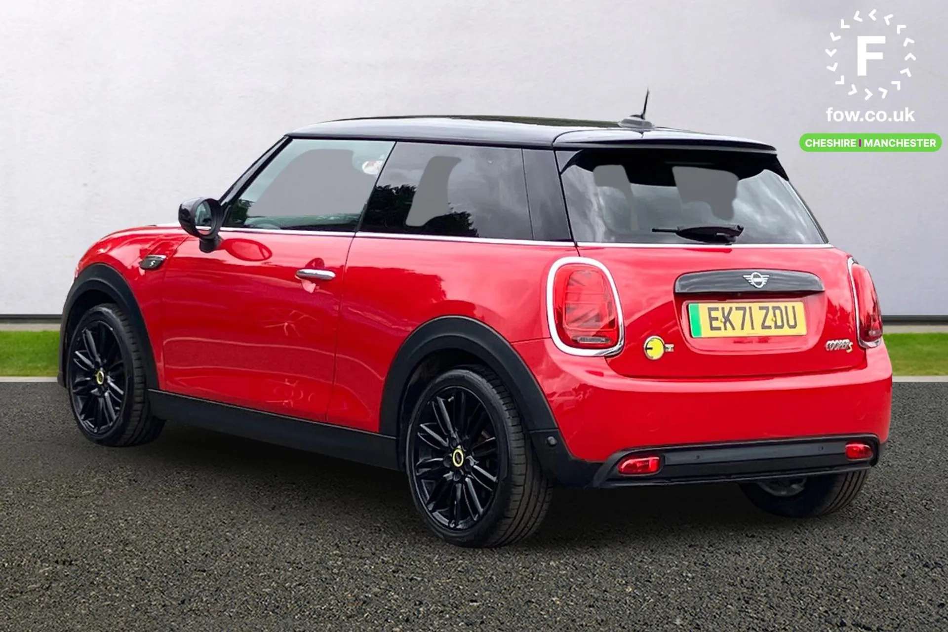 A 2021 MINI HATCH 135kW Cooper S Level 2 33kWh 3dr Auto [ Rear park distance control , Rear view camera , Ambient lighting , Interior light pack , Driving assistant pac A 2021 MINI HATCH 135kW Cooper S Level 2 33kWh 3dr Auto [ Rear park distance control , Rear view camera , Ambient lighting , Interior light pack , Driving assistant pac