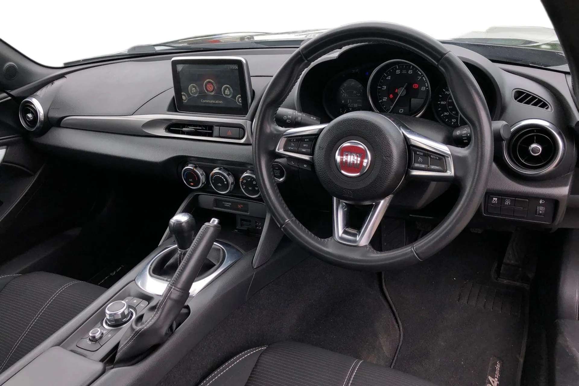 A 2018 FIAT 124 SPIDER 1.4 Multiair Classica 2dr [ Cruise control + speed limiter, 7in Touchscreen Radio with Multimedia Control Knob - DAB - Bluetooth - WiFi - 2 USB Ports A 2018 FIAT 124 SPIDER 1.4 Multiair Classica 2dr [ Cruise control + speed limiter, 7in Touchscreen Radio with Multimedia Control Knob - DAB - Bluetooth - WiFi - 2 USB Ports