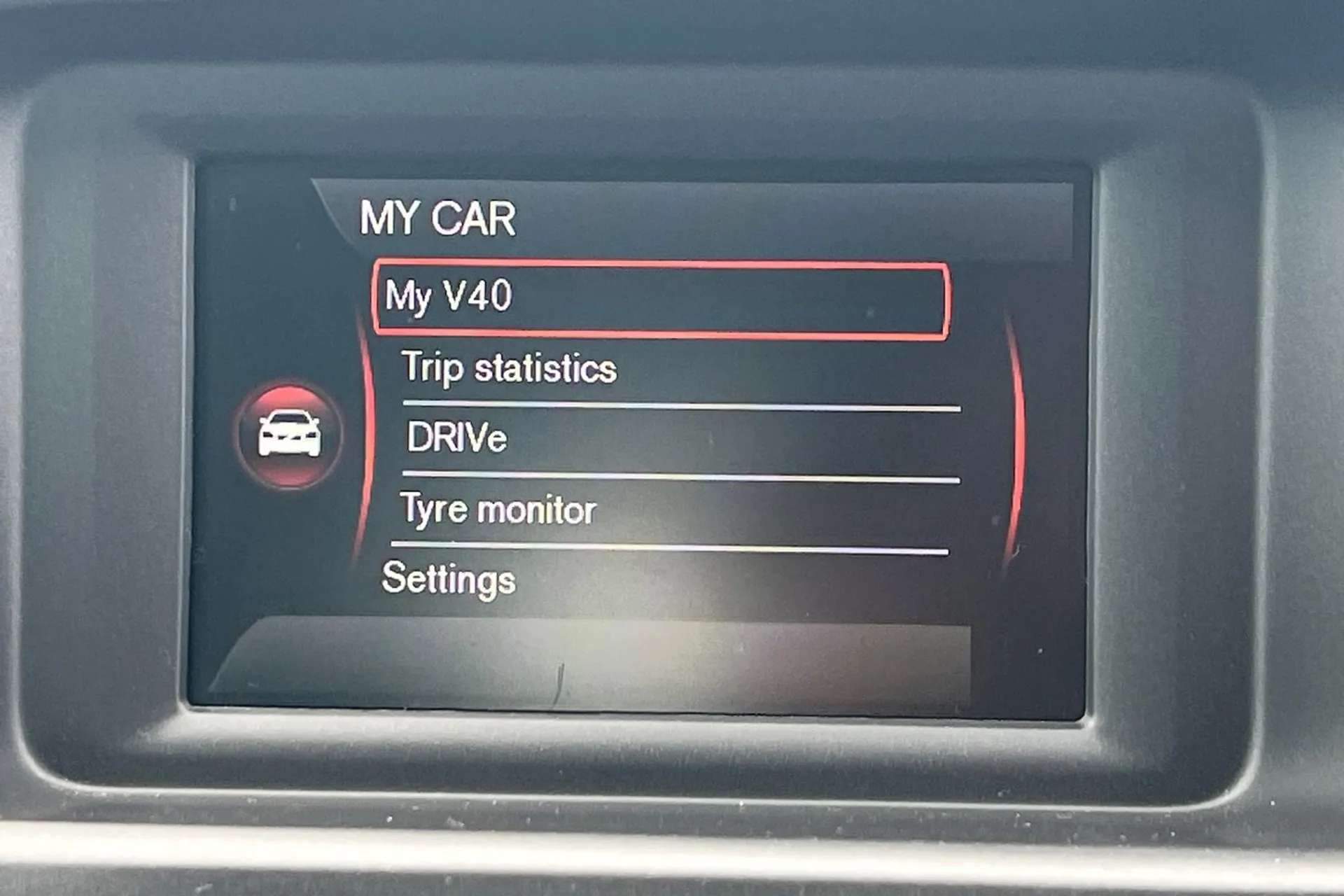 2017 VOLVO V40 2017 VOLVO V40