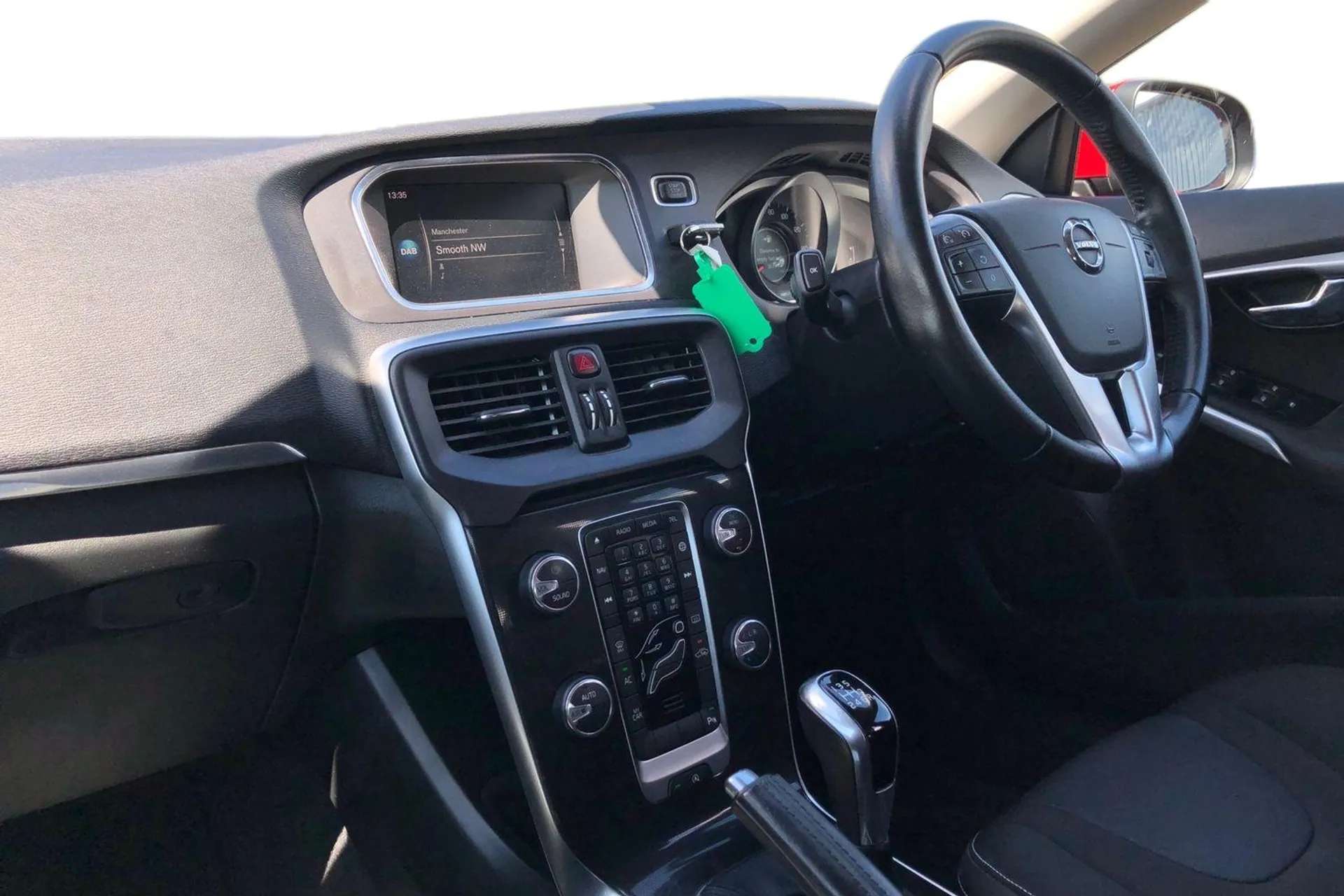 2018 VOLVO V40 2018 VOLVO V40