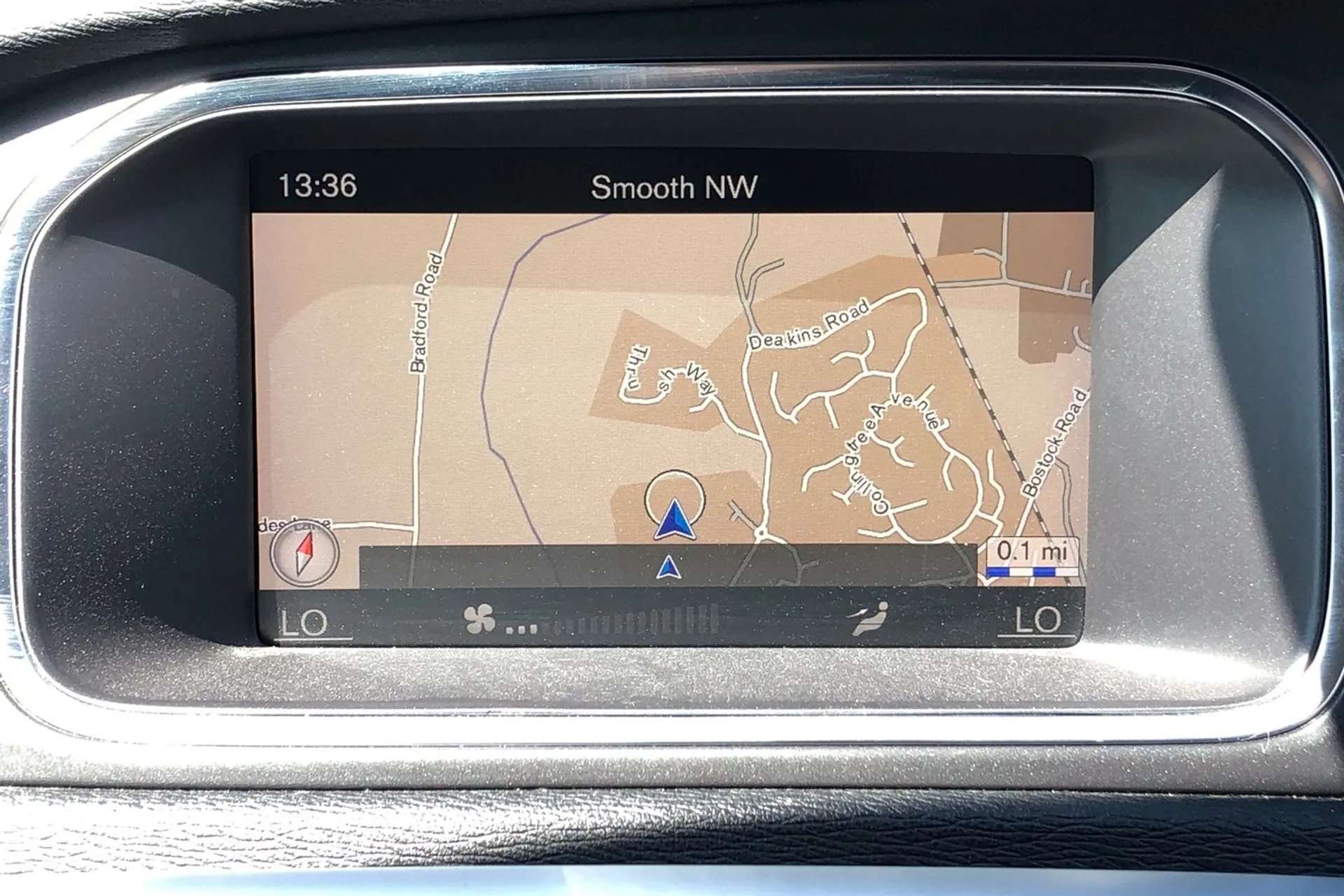 2018 VOLVO V40 2018 VOLVO V40