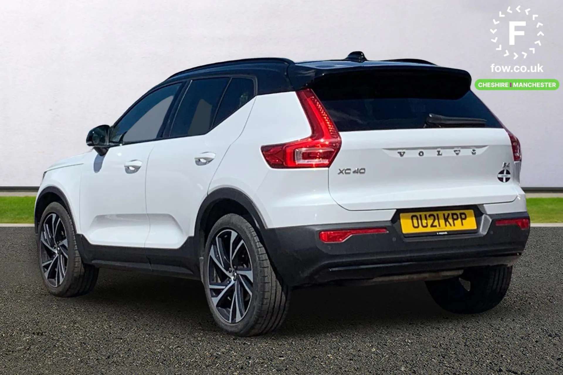 2021 VOLVO XC40 2021 VOLVO XC40