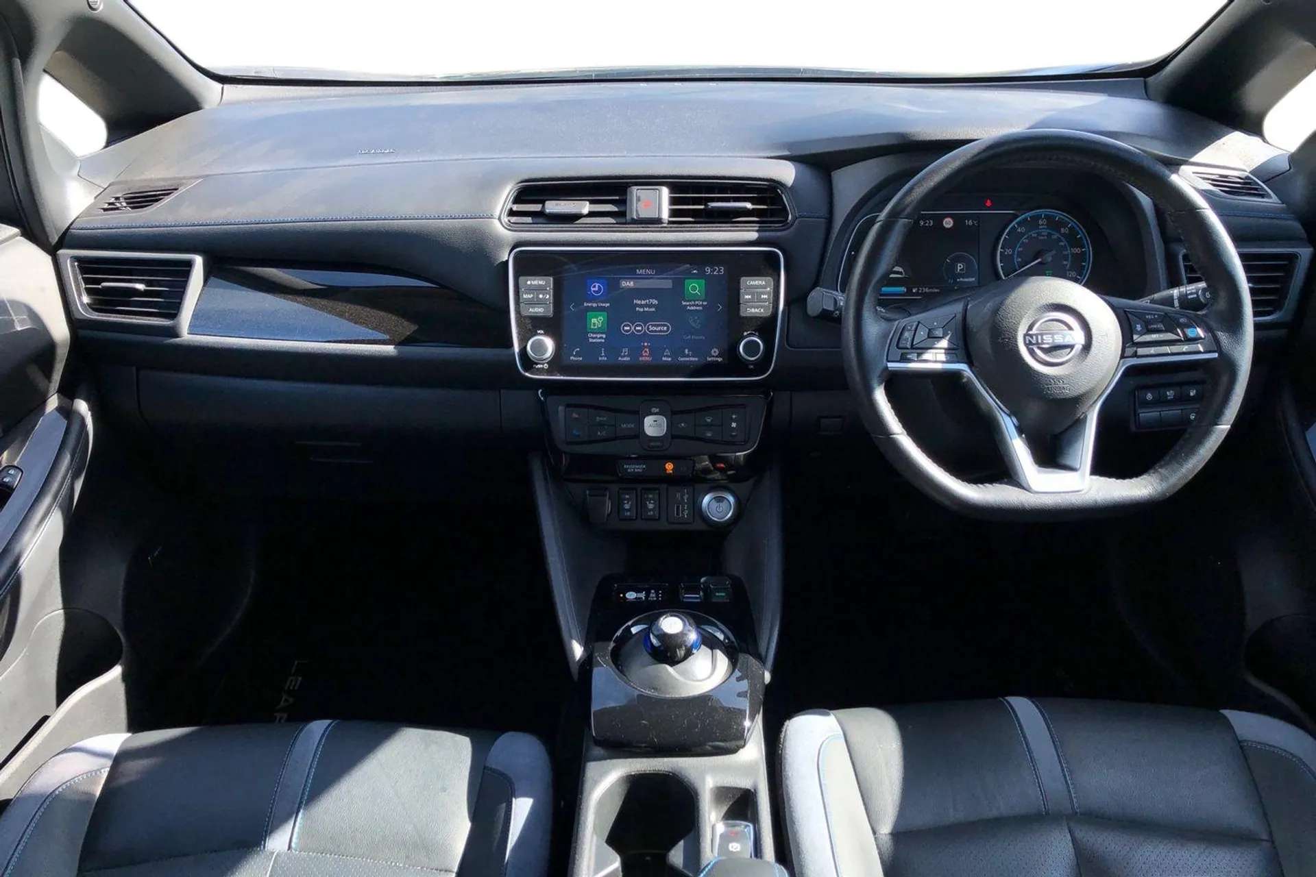A 2023 NISSAN LEAF 160kW e+ Tekna 59kWh 5dr Auto [ Front and rear parking sensors , Intelligent around view monitor , 360 degree colour camera view , Heat pack with Heat A 2023 NISSAN LEAF 160kW e+ Tekna 59kWh 5dr Auto [ Front and rear parking sensors , Intelligent around view monitor , 360 degree colour camera view , Heat pack with Heat