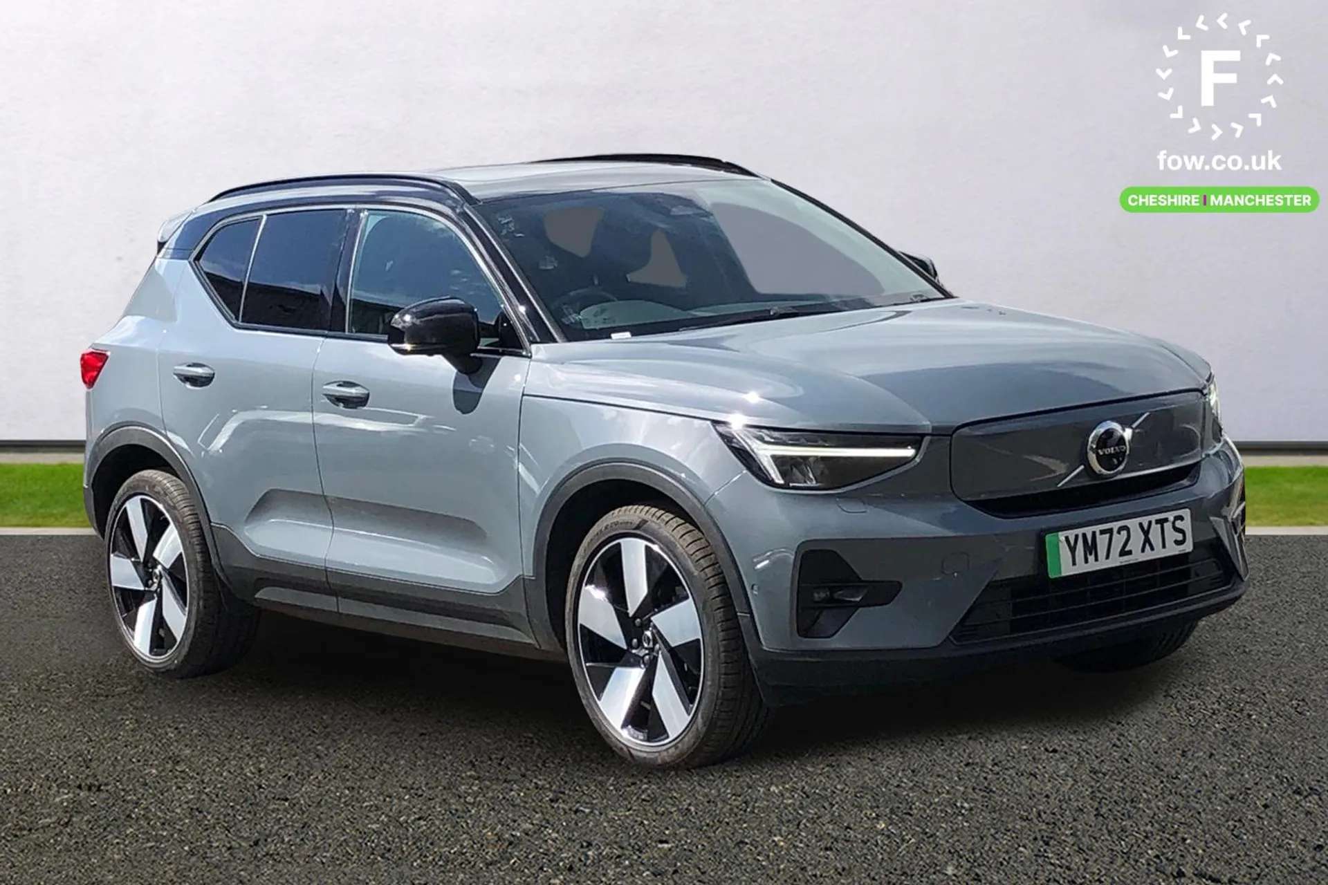 2023 VOLVO XC40 2023 VOLVO XC40