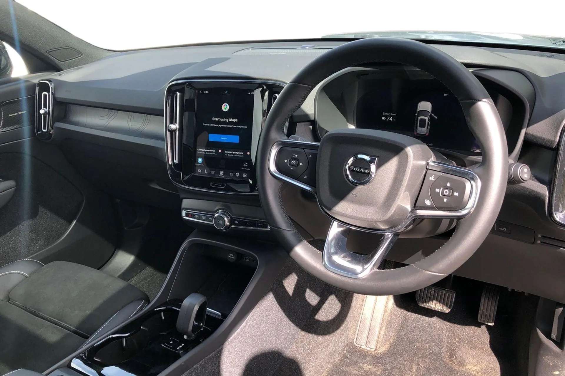 2023 VOLVO XC40 2023 VOLVO XC40