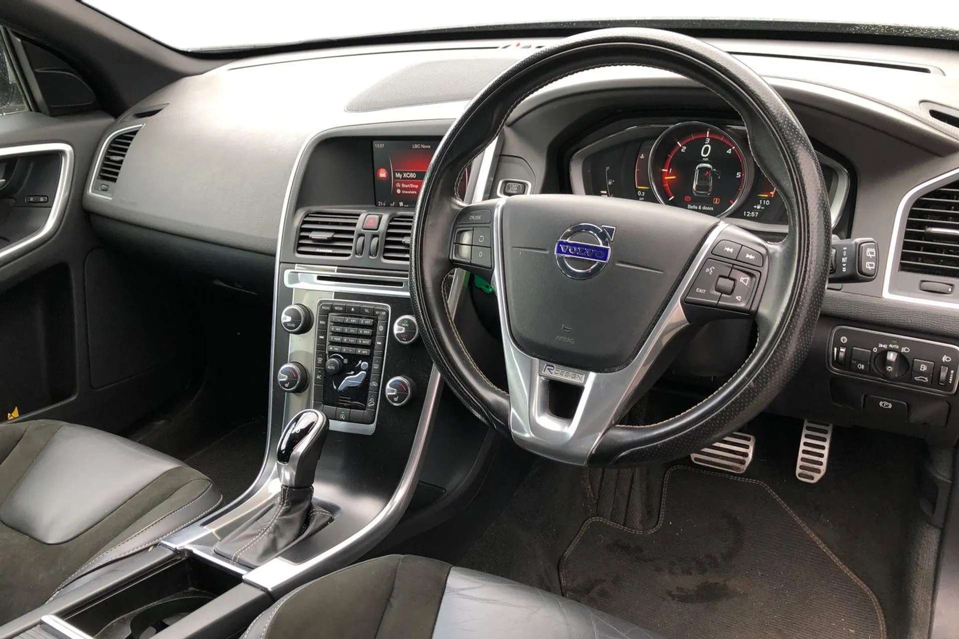 2017 VOLVO XC60 2017 VOLVO XC60