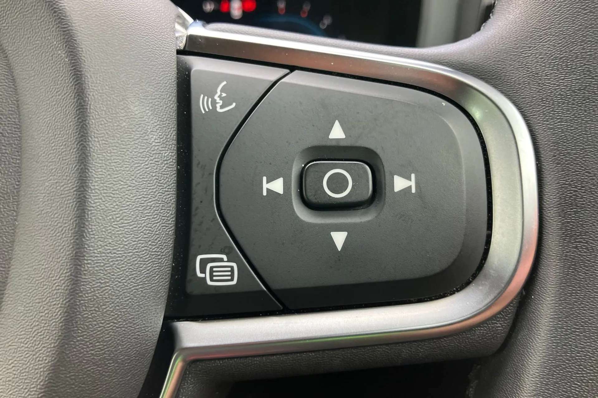 2023 VOLVO V60 2023 VOLVO V60