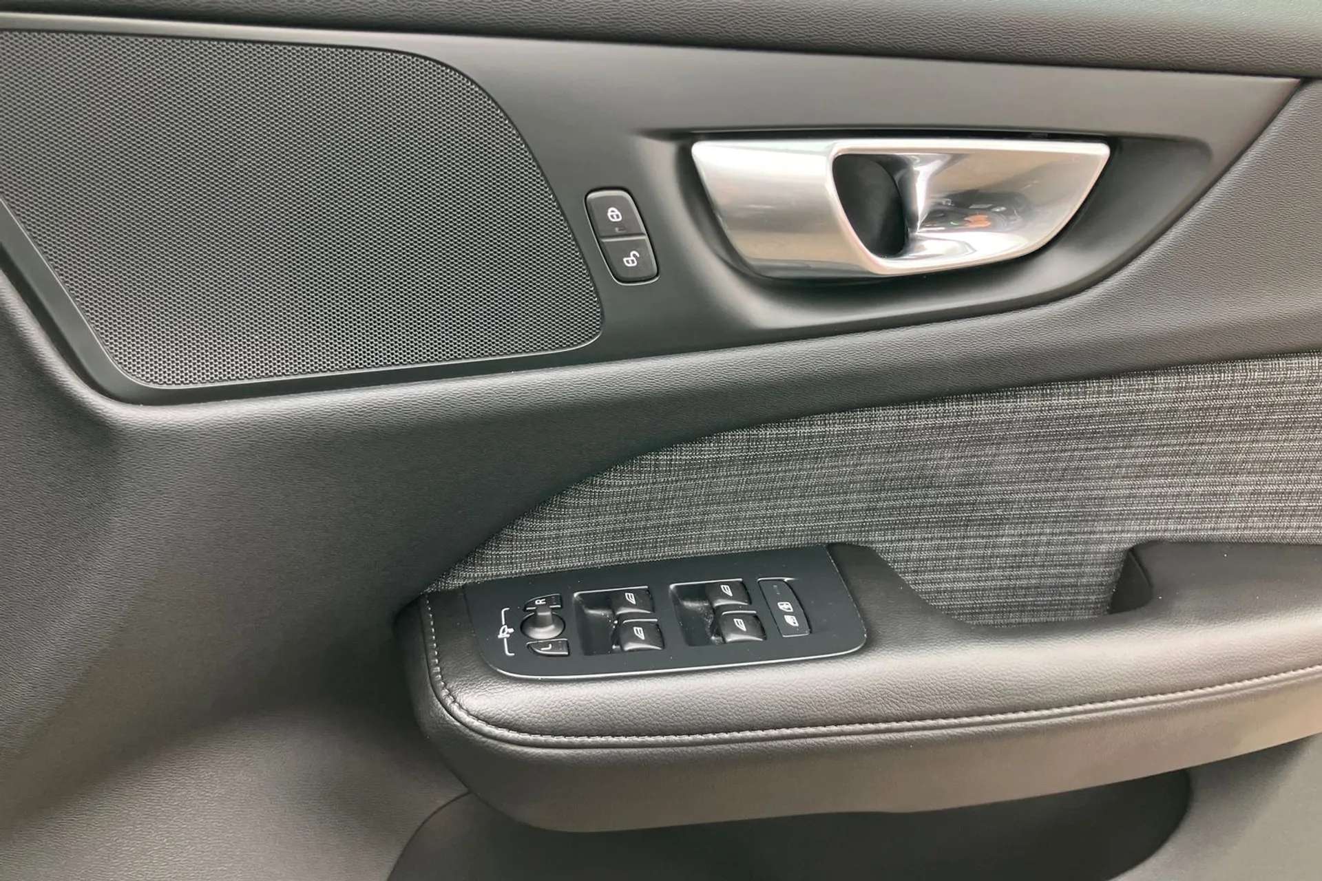 2023 VOLVO V60 2023 VOLVO V60