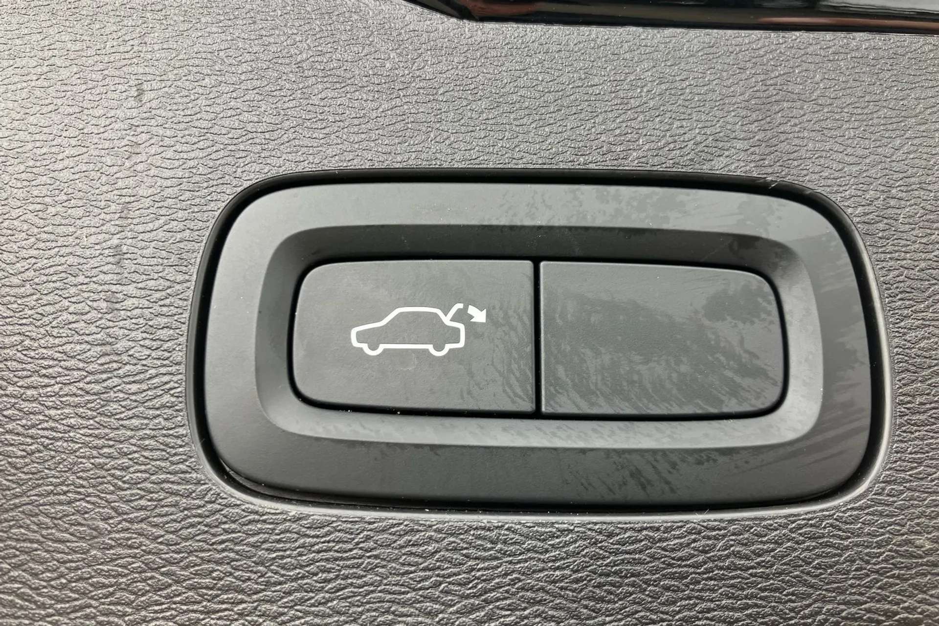 2023 VOLVO V60 2023 VOLVO V60