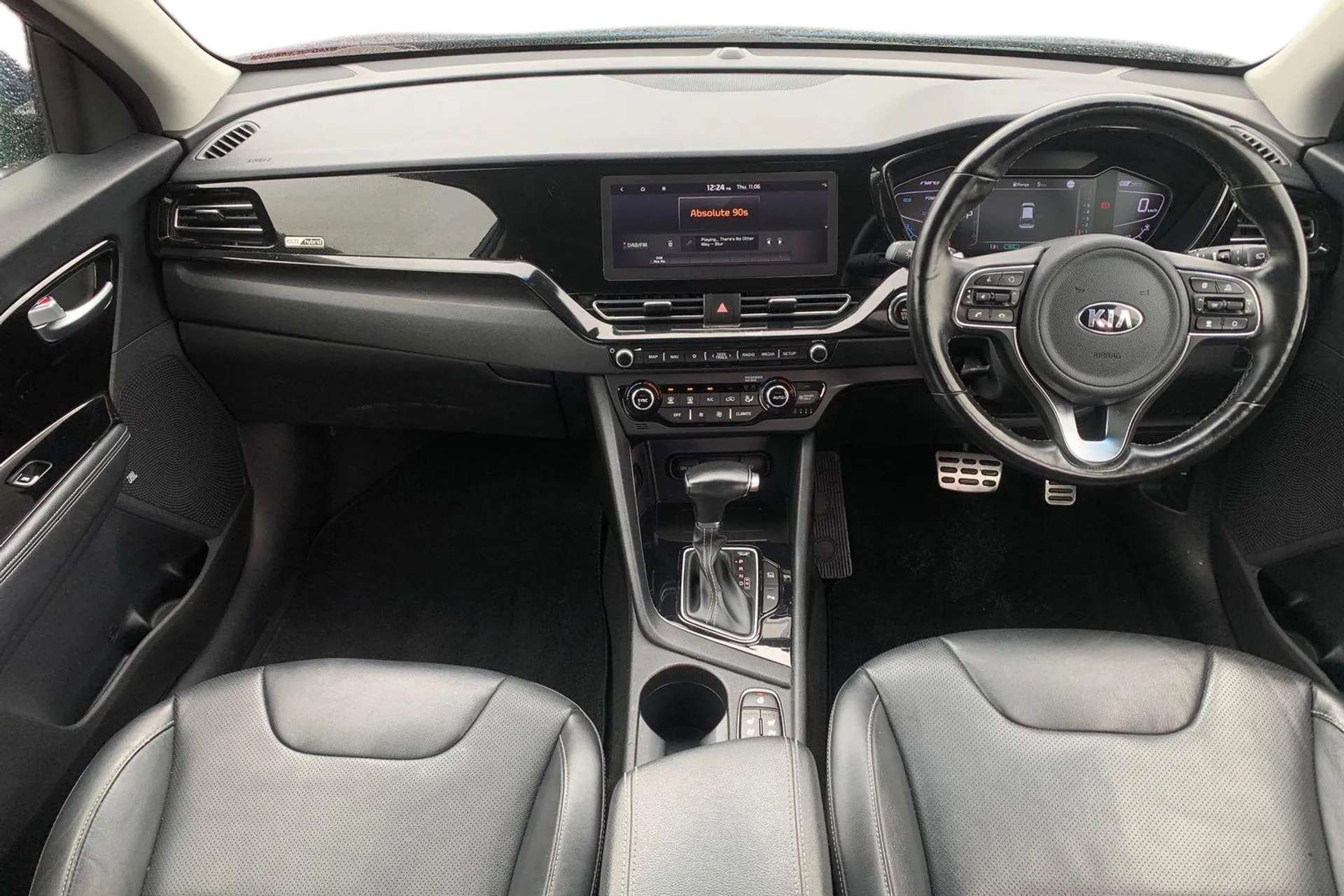 A 2020 KIA NIRO 1.6 GDi Hybrid 4 5dr DCT [Reversing camera, Adaptive smart cruise control function (SCC) with stop and go, Blind spot monitoring with rear cross traff A 2020 KIA NIRO 1.6 GDi Hybrid 4 5dr DCT [Reversing camera, Adaptive smart cruise control function (SCC) with stop and go, Blind spot monitoring with rear cross traff