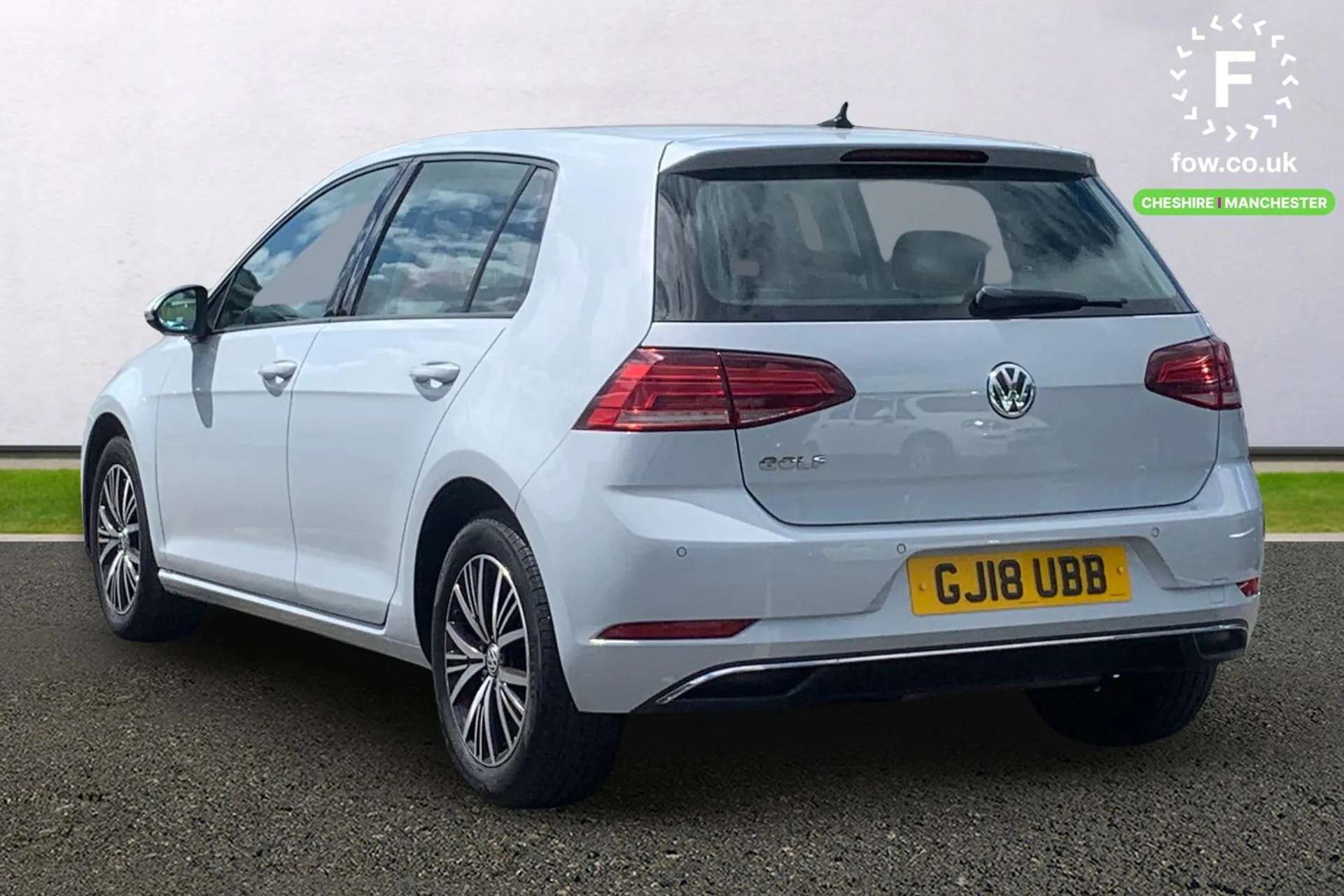 A 2018 VOLKSWAGEN GOLF 1.6 TDI SE 5dr DSG [Steering Wheel - Multifunction - Leather Trimmed with Paddle Shift, Front assistant collision mitigation, Electrically adjustable A 2018 VOLKSWAGEN GOLF 1.6 TDI SE 5dr DSG [Steering Wheel - Multifunction - Leather Trimmed with Paddle Shift, Front assistant collision mitigation, Electrically adjustable