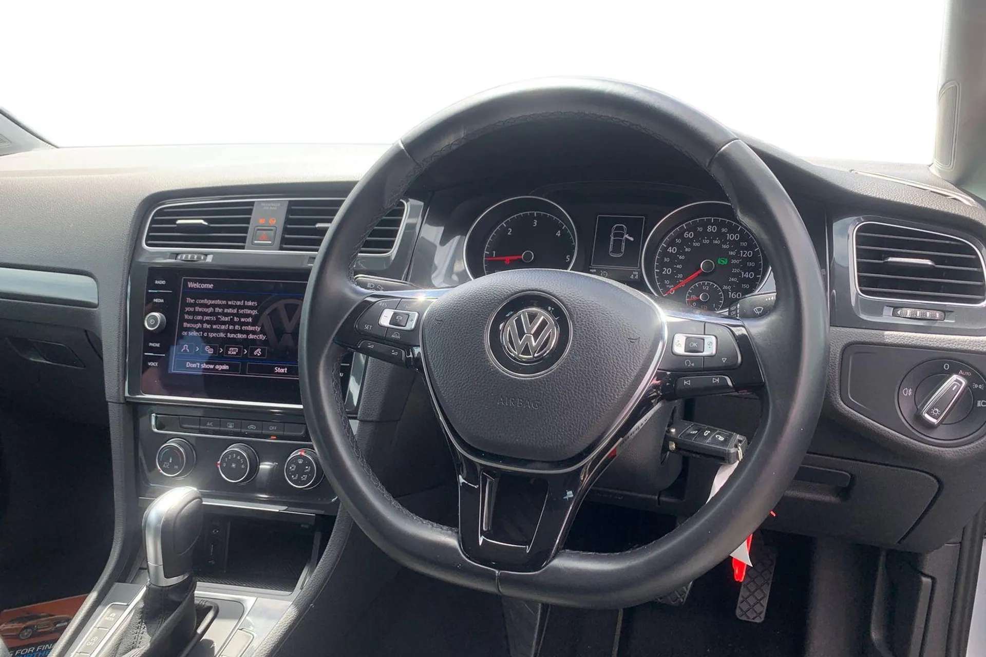 A 2018 VOLKSWAGEN GOLF 1.6 TDI SE 5dr DSG [Steering Wheel - Multifunction - Leather Trimmed with Paddle Shift, Front assistant collision mitigation, Electrically adjustable A 2018 VOLKSWAGEN GOLF 1.6 TDI SE 5dr DSG [Steering Wheel - Multifunction - Leather Trimmed with Paddle Shift, Front assistant collision mitigation, Electrically adjustable