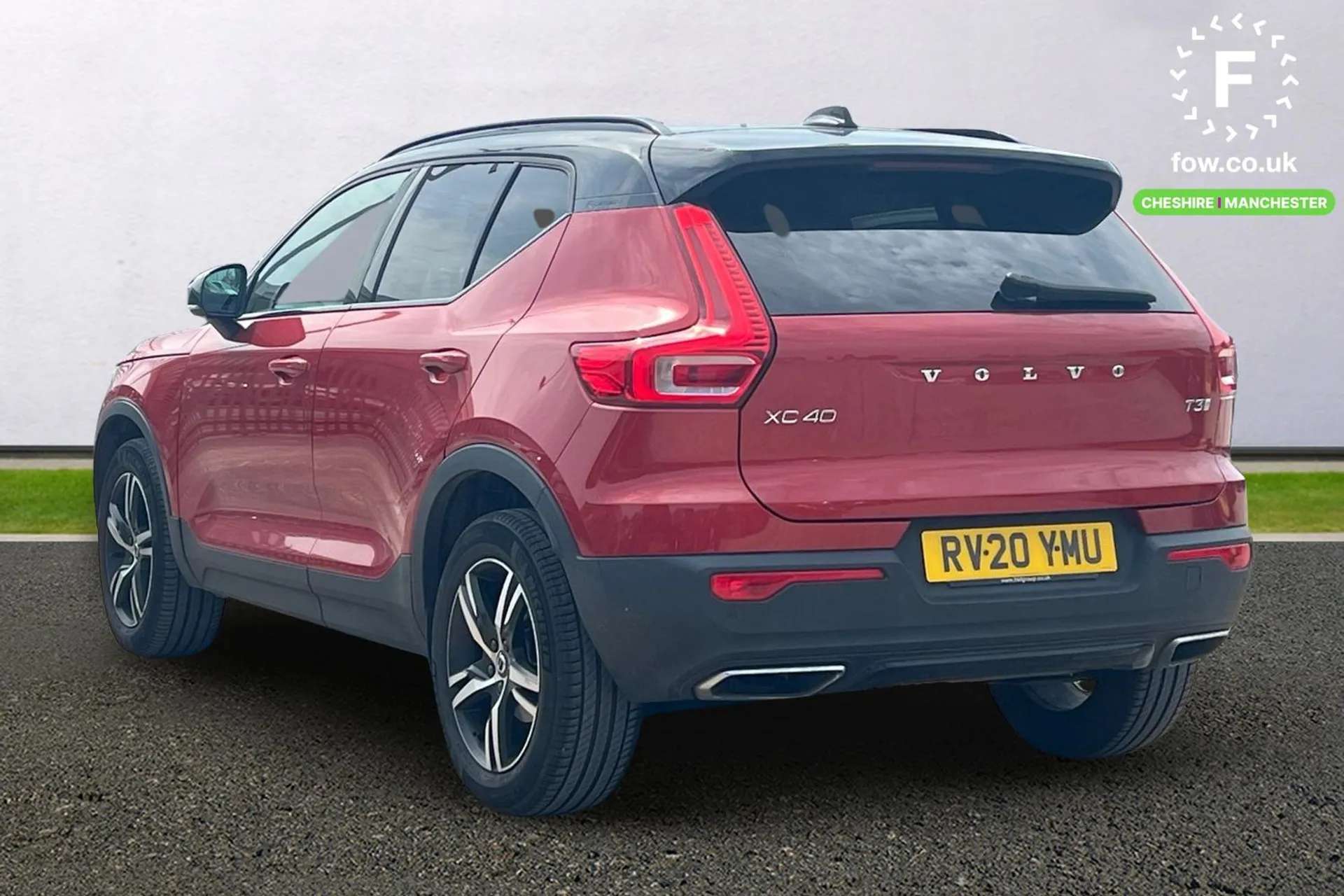 2020 VOLVO XC40 2020 VOLVO XC40