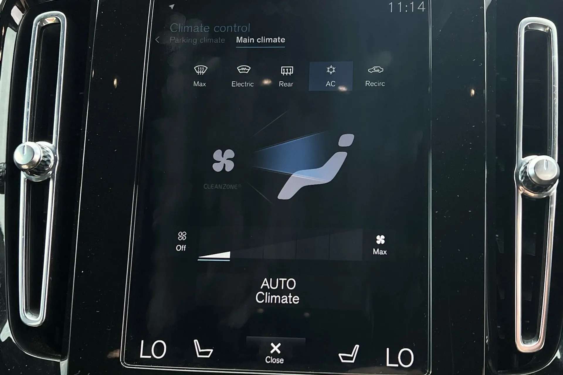 2020 VOLVO XC40 2020 VOLVO XC40