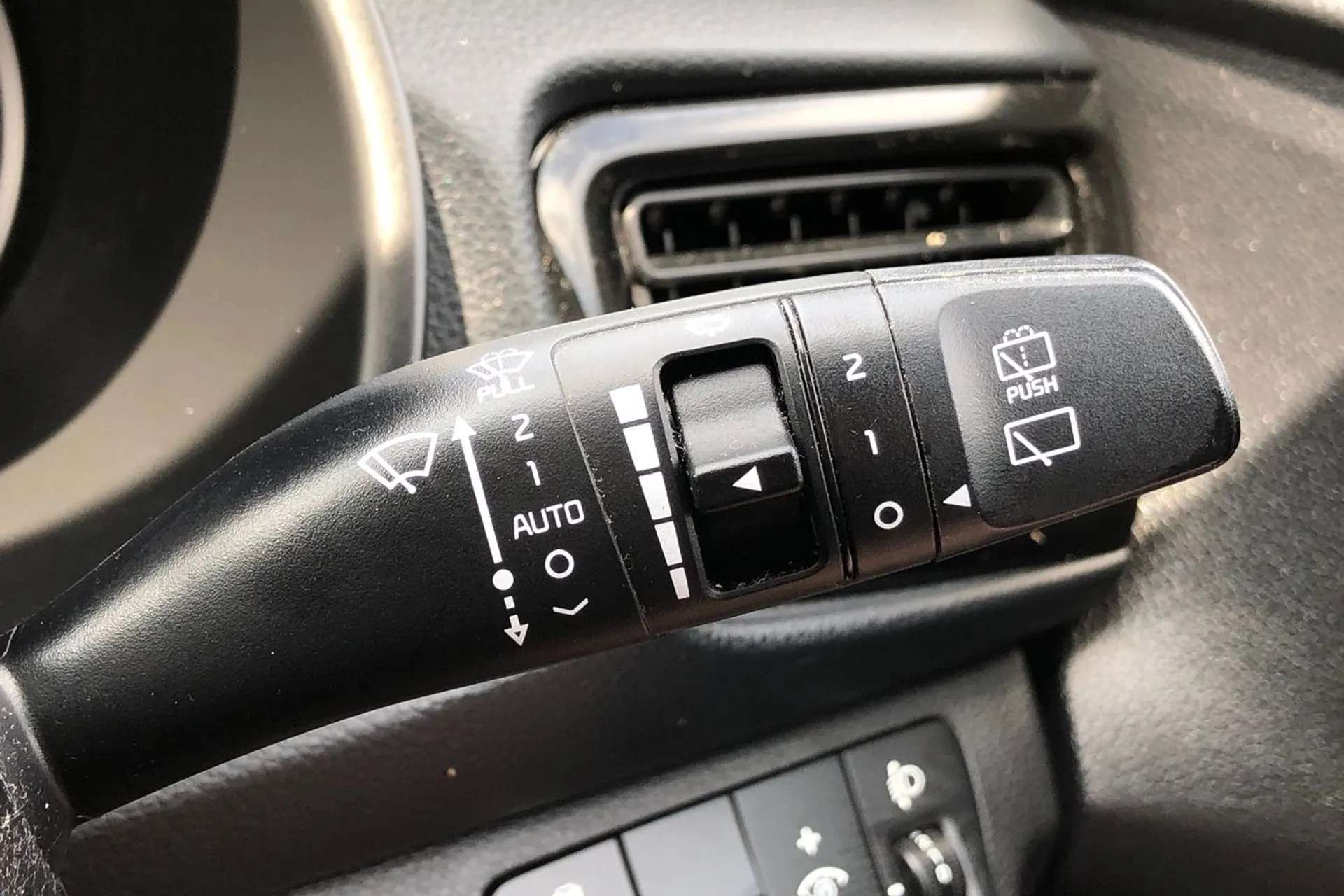 2018 KIA RIO 2018 KIA RIO