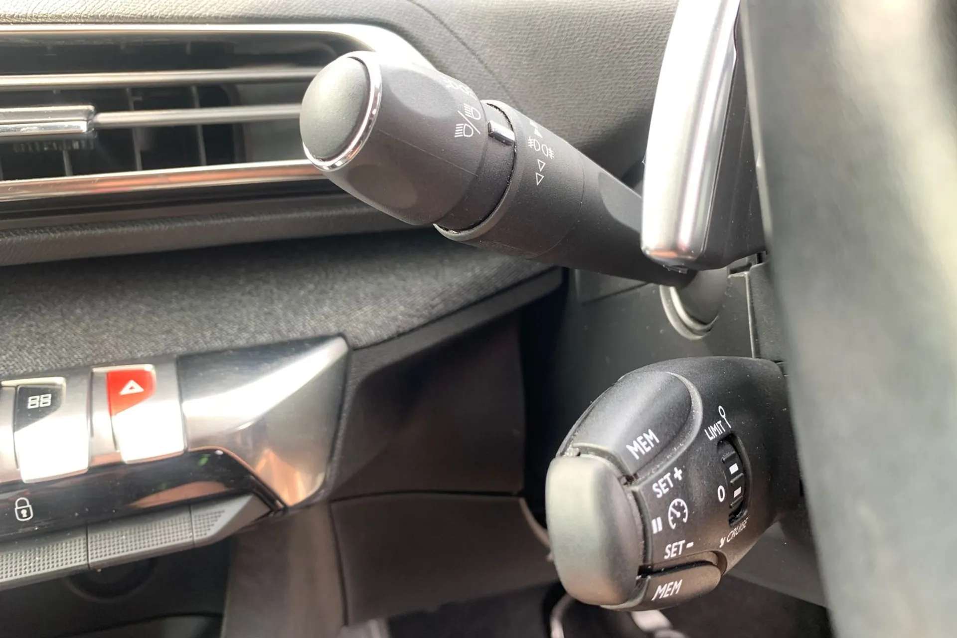 2020 PEUGEOT 5008 2020 PEUGEOT 5008