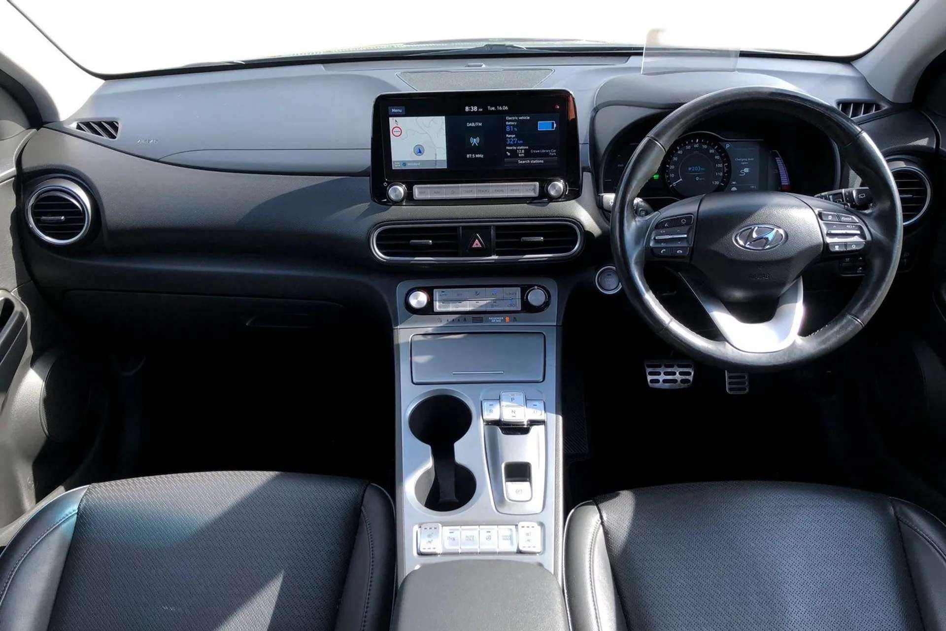 A 2021 HYUNDAI KONA 150kW Premium SE 64kWh 5dr Auto [ Driver's supervision instrument cluster with 7" TFT display, Lane keep assist, Parking system with rear camera and g A 2021 HYUNDAI KONA 150kW Premium SE 64kWh 5dr Auto [ Driver's supervision instrument cluster with 7" TFT display, Lane keep assist, Parking system with rear camera and g