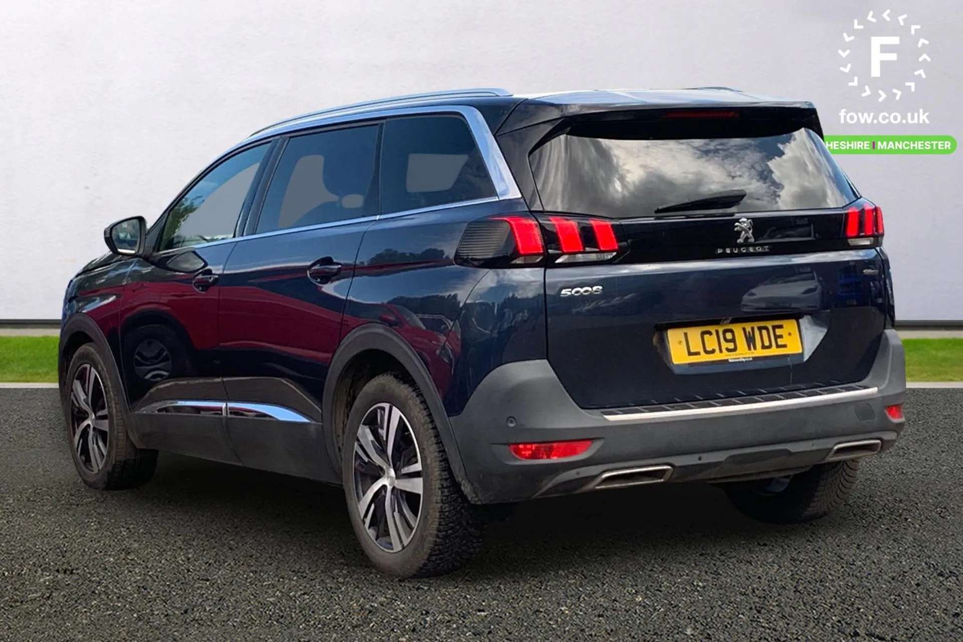 2019 PEUGEOT 5008 2019 PEUGEOT 5008