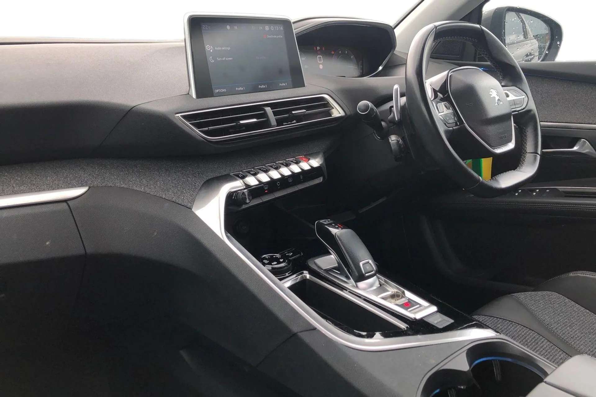 A 2018 PEUGEOT 5008 1.5 BlueHDi Allure 5dr EAT8 [ Visio Park 2 - 360 Degree Colour Camera System and Automated Parking Assistance, Advanced Grip Control, Visibility pack A 2018 PEUGEOT 5008 1.5 BlueHDi Allure 5dr EAT8 [ Visio Park 2 - 360 Degree Colour Camera System and Automated Parking Assistance, Advanced Grip Control, Visibility pack