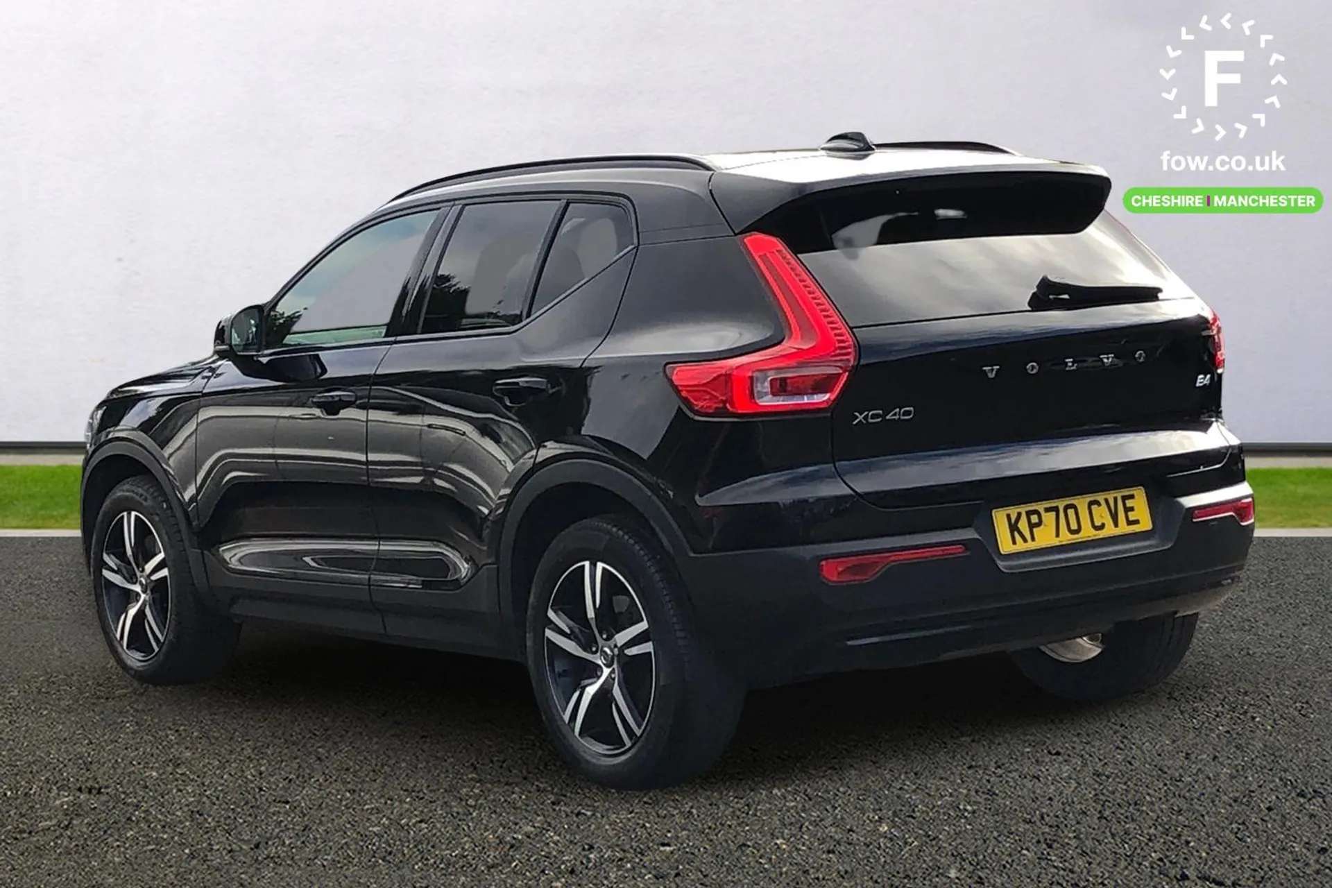 2020 VOLVO XC40 2020 VOLVO XC40