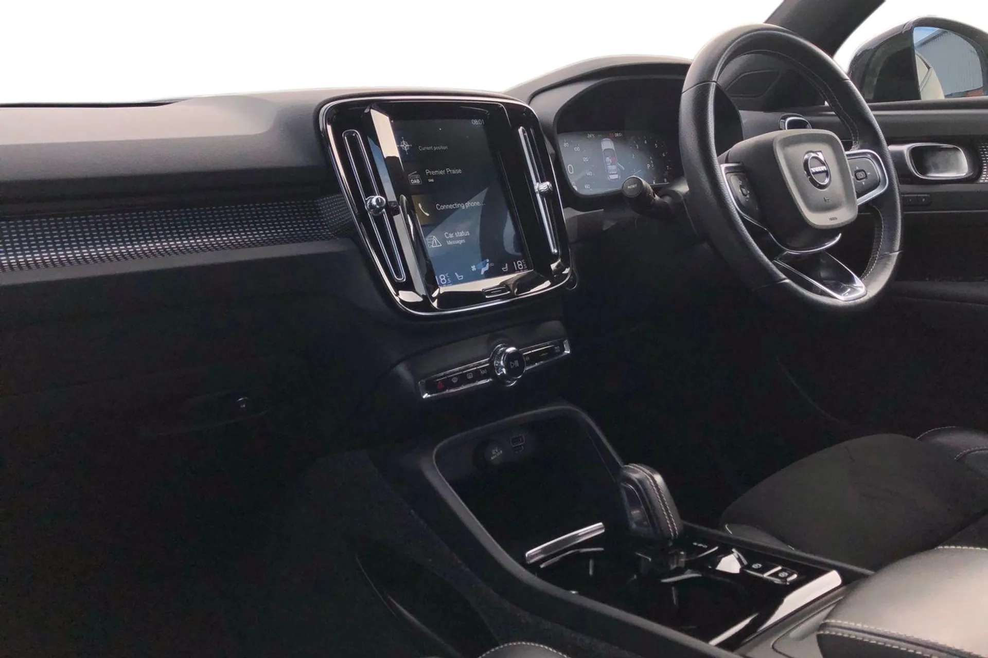 2020 VOLVO XC40 2020 VOLVO XC40