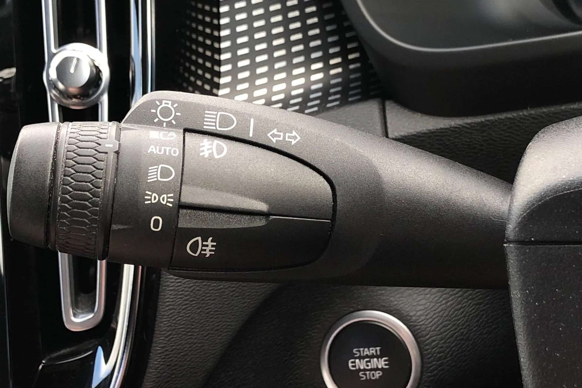 2020 VOLVO XC40 2020 VOLVO XC40