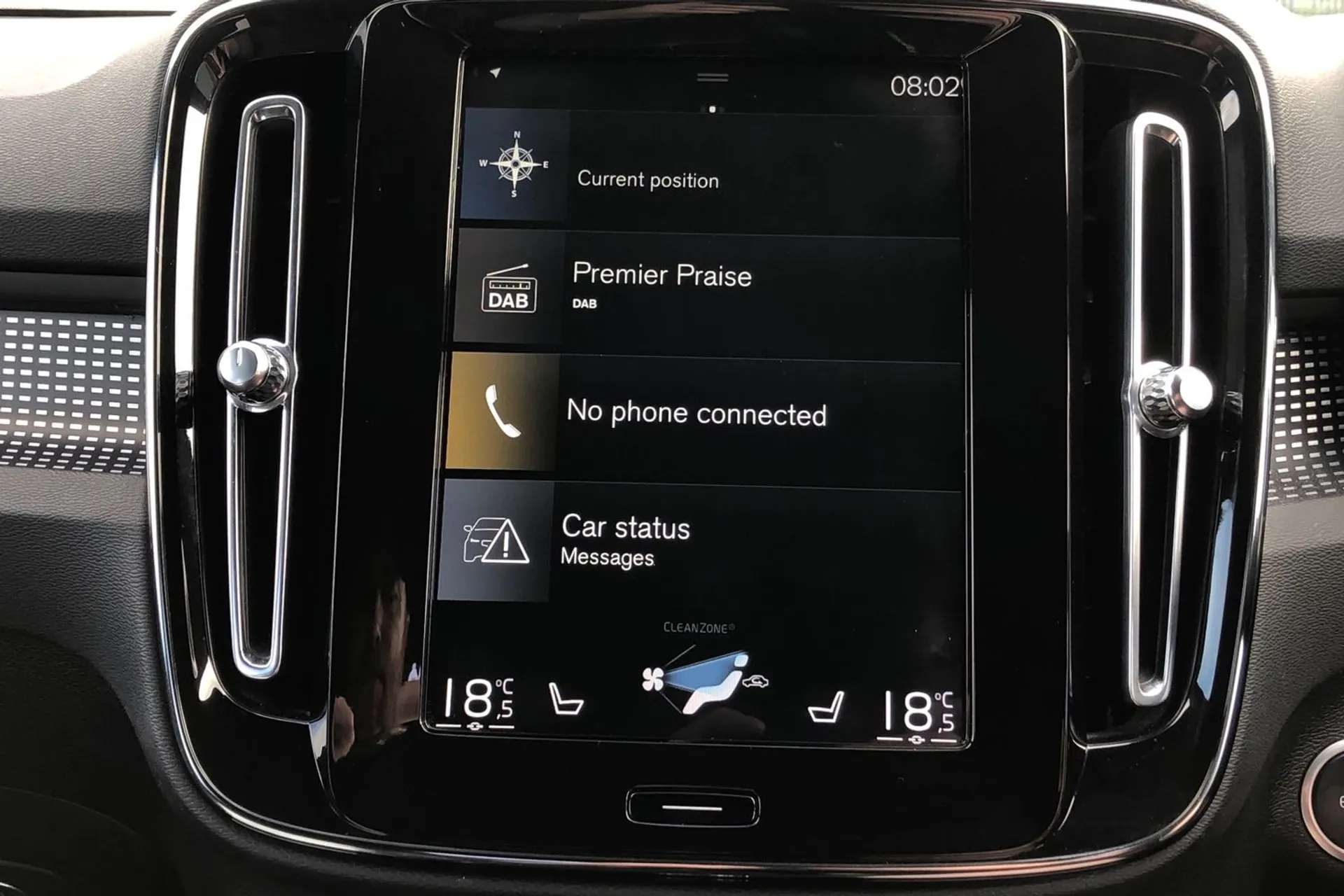 2020 VOLVO XC40 2020 VOLVO XC40