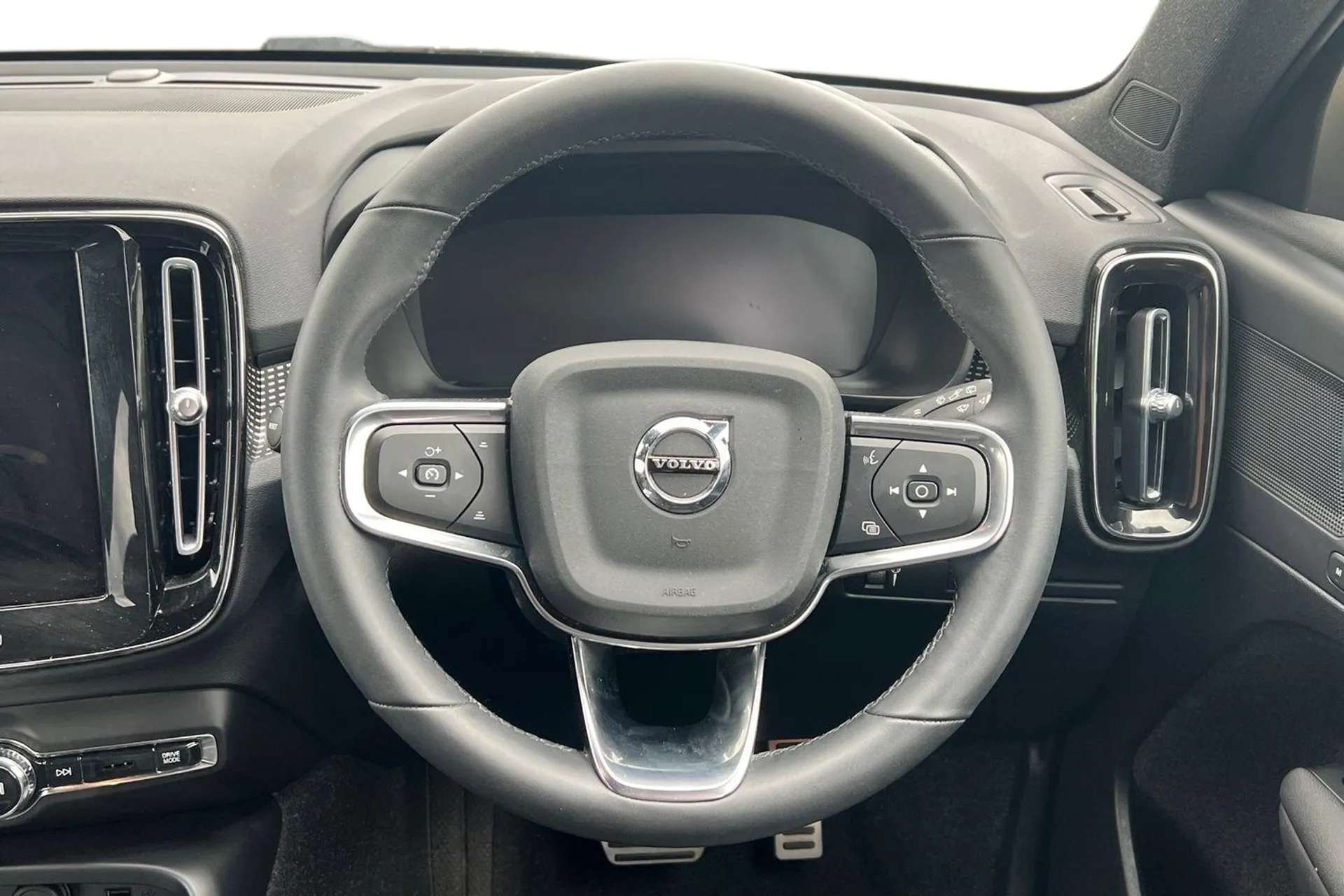 2021 VOLVO XC40 2021 VOLVO XC40