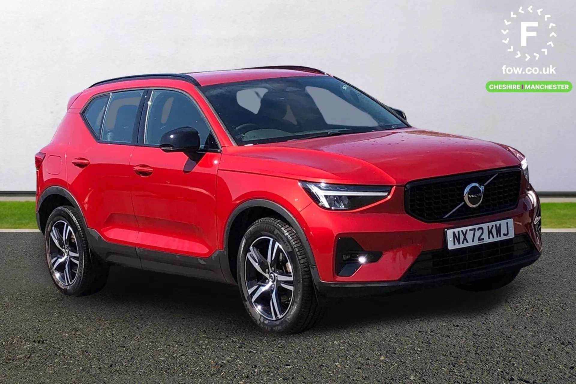 2023 VOLVO XC40 2023 VOLVO XC40