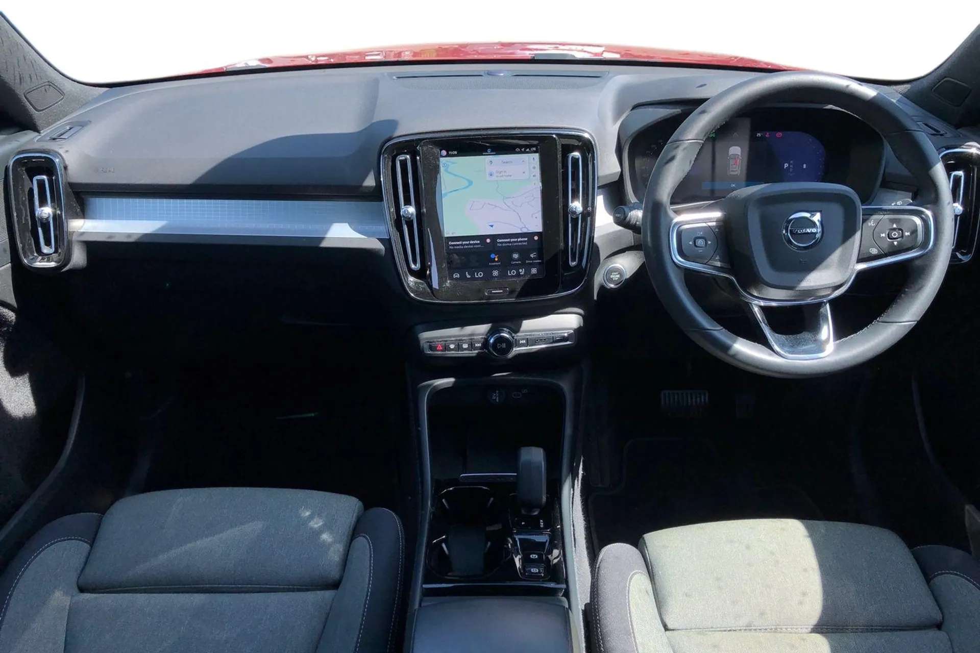 2023 VOLVO XC40 2023 VOLVO XC40