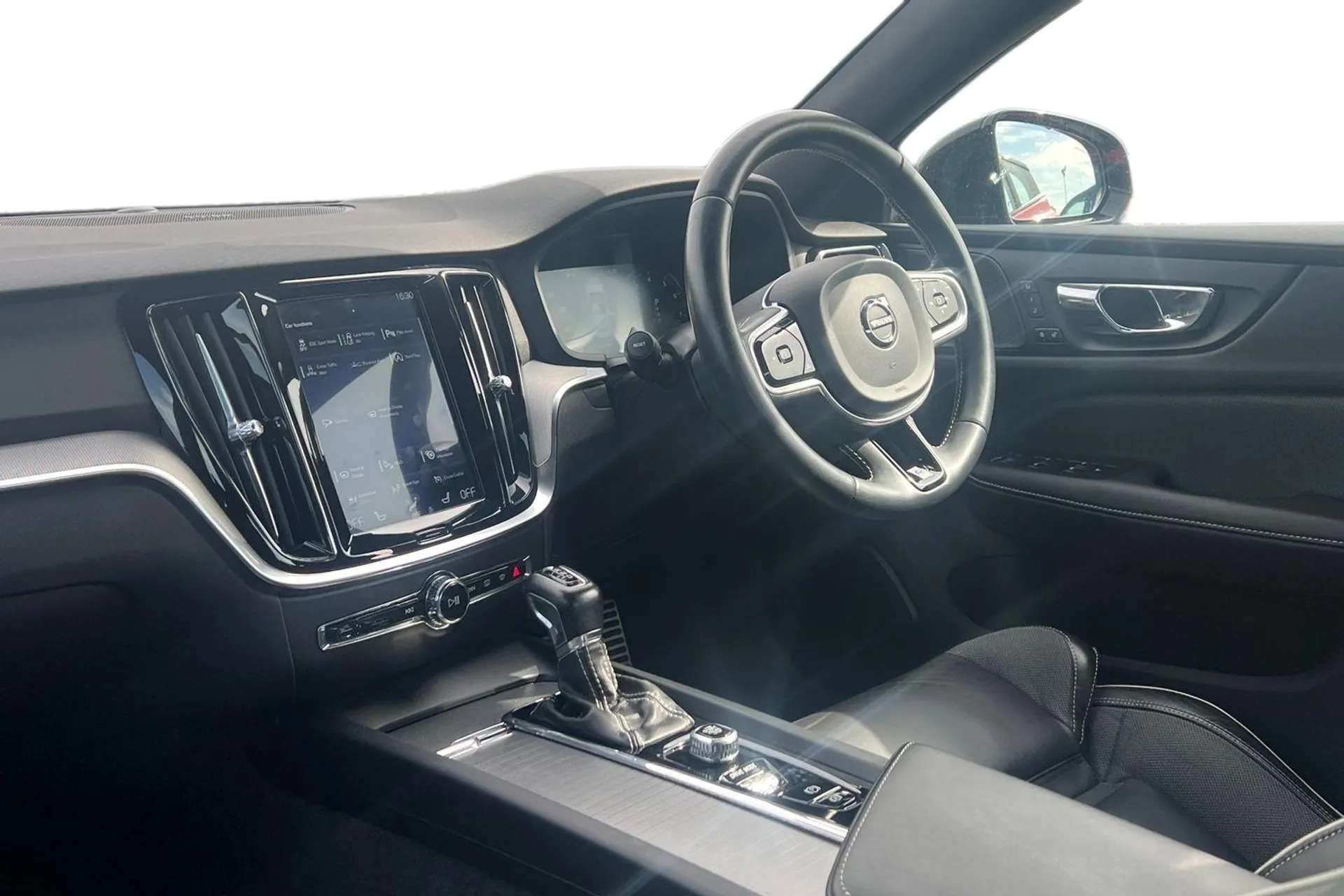 2019 VOLVO S60 2019 VOLVO S60