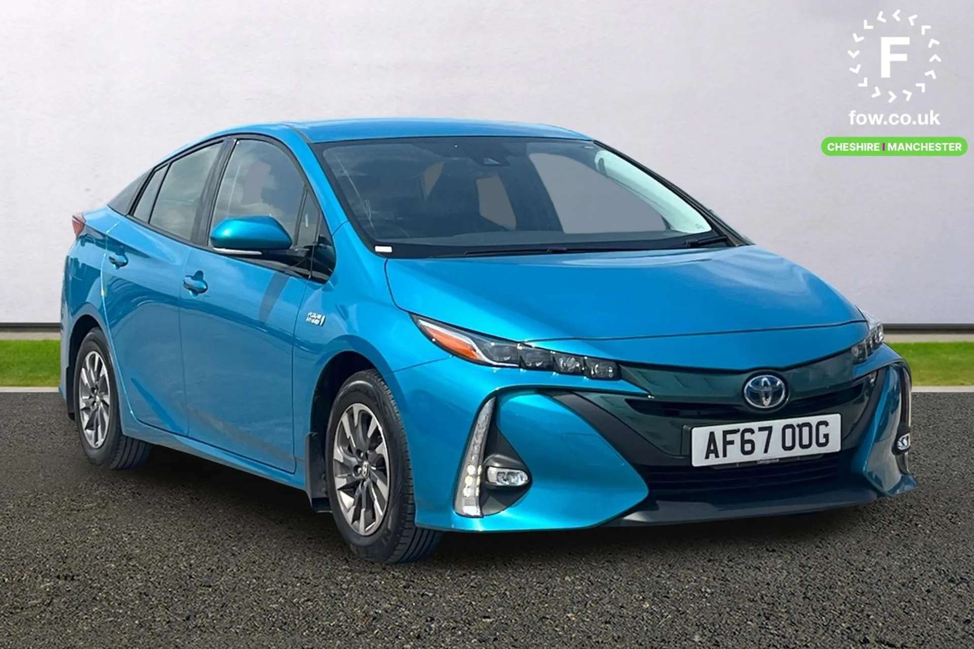 A 2017 TOYOTA PRIUS 1.8 VVTi Plug-in Business Edition Plus 5dr CVT [Blind spot monitoring with rear cross traffic alert, Dual zone air conditioning, Electric heated/opera A 2017 TOYOTA PRIUS 1.8 VVTi Plug-in Business Edition Plus 5dr CVT [Blind spot monitoring with rear cross traffic alert, Dual zone air conditioning, Electric heated/opera