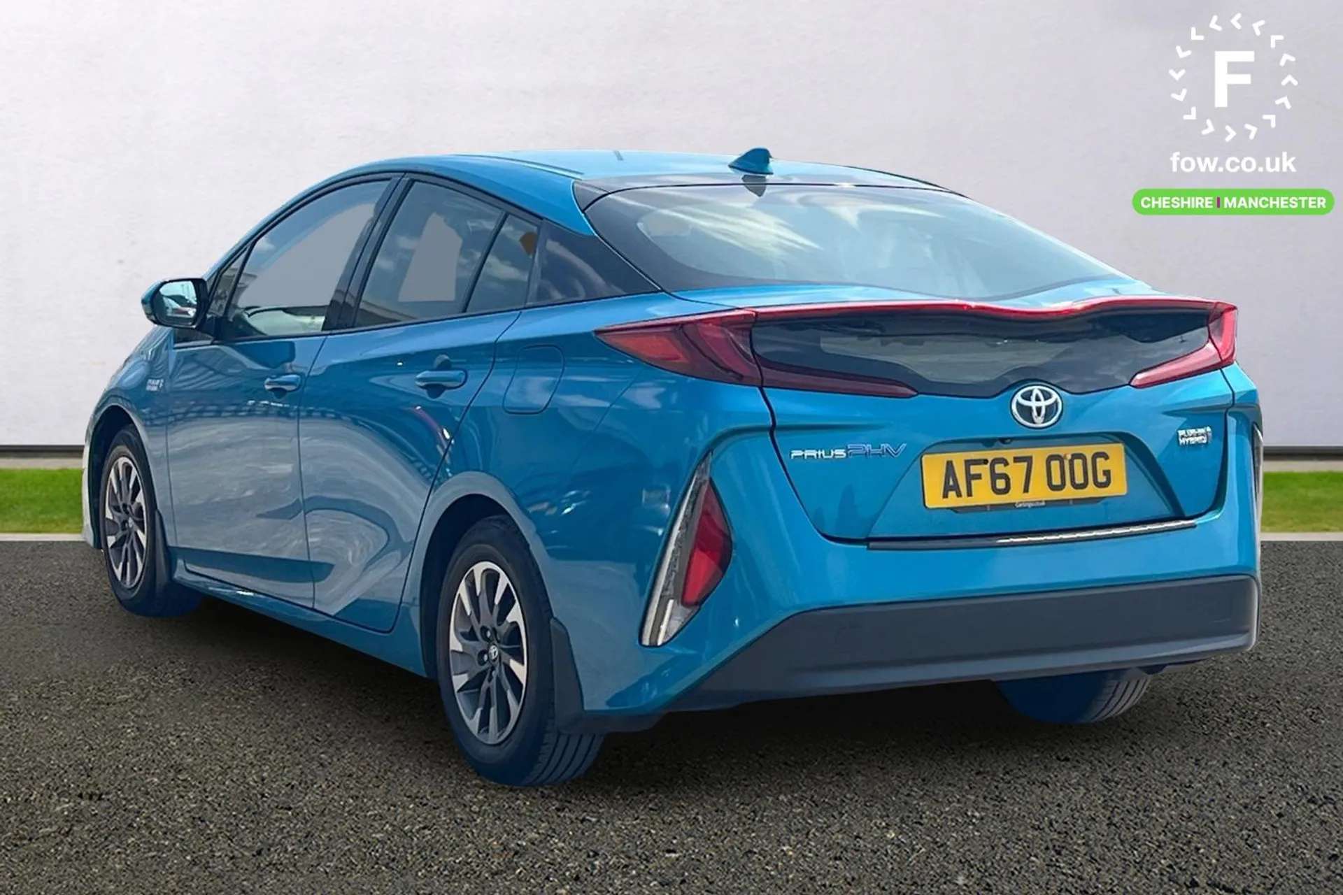 A 2017 TOYOTA PRIUS 1.8 VVTi Plug-in Business Edition Plus 5dr CVT [Blind spot monitoring with rear cross traffic alert, Dual zone air conditioning, Electric heated/opera A 2017 TOYOTA PRIUS 1.8 VVTi Plug-in Business Edition Plus 5dr CVT [Blind spot monitoring with rear cross traffic alert, Dual zone air conditioning, Electric heated/opera