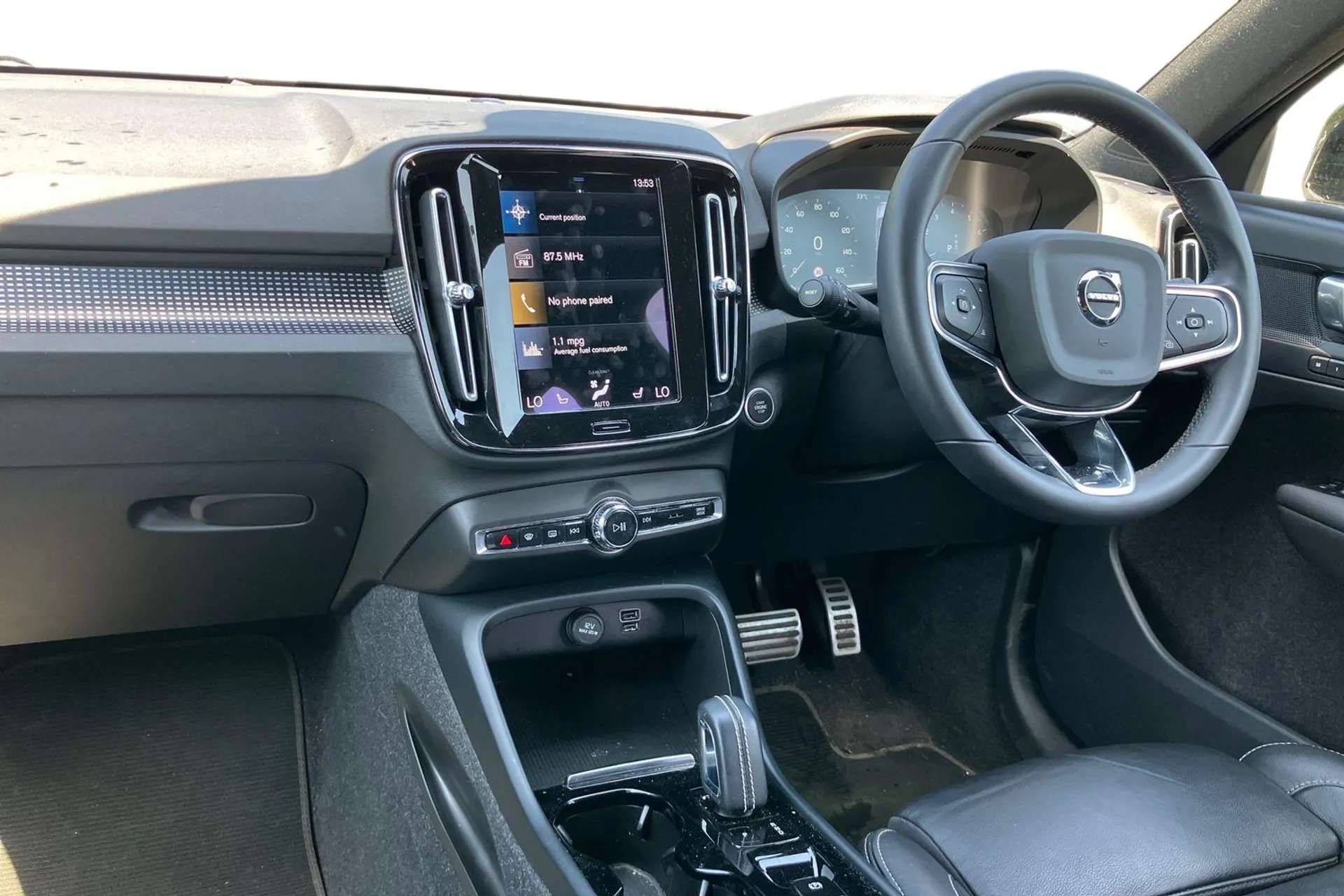 A 2021 VOLVO XC40 2.0 B4P R DESIGN Pro 5dr Auto [ Climate Pack, Versatility Pack, Smartphone Integration includes Apple CarPlay and Android Auto - with 2 Type A x USB H A 2021 VOLVO XC40 2.0 B4P R DESIGN Pro 5dr Auto [ Climate Pack, Versatility Pack, Smartphone Integration includes Apple CarPlay and Android Auto - with 2 Type A x USB H