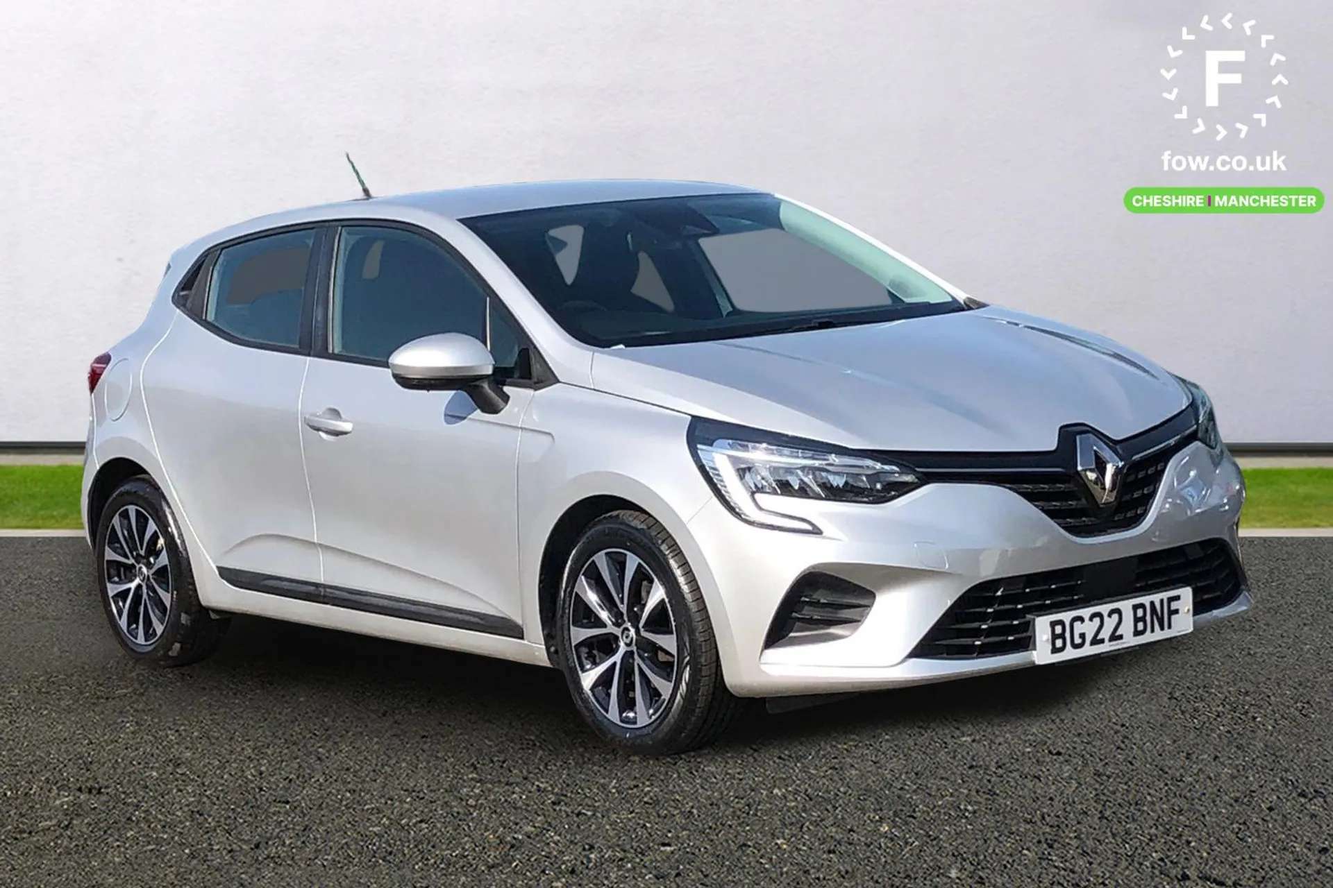 A 2022 RENAULT CLIO 1.0 TCe 90 Iconic Edition 5dr [ Wireless phone charger , Rear parking sensors , Wireless phone charger , 16" Philia diamond cut alloy wheels , Hill st A 2022 RENAULT CLIO 1.0 TCe 90 Iconic Edition 5dr [ Wireless phone charger , Rear parking sensors , Wireless phone charger , 16" Philia diamond cut alloy wheels , Hill st